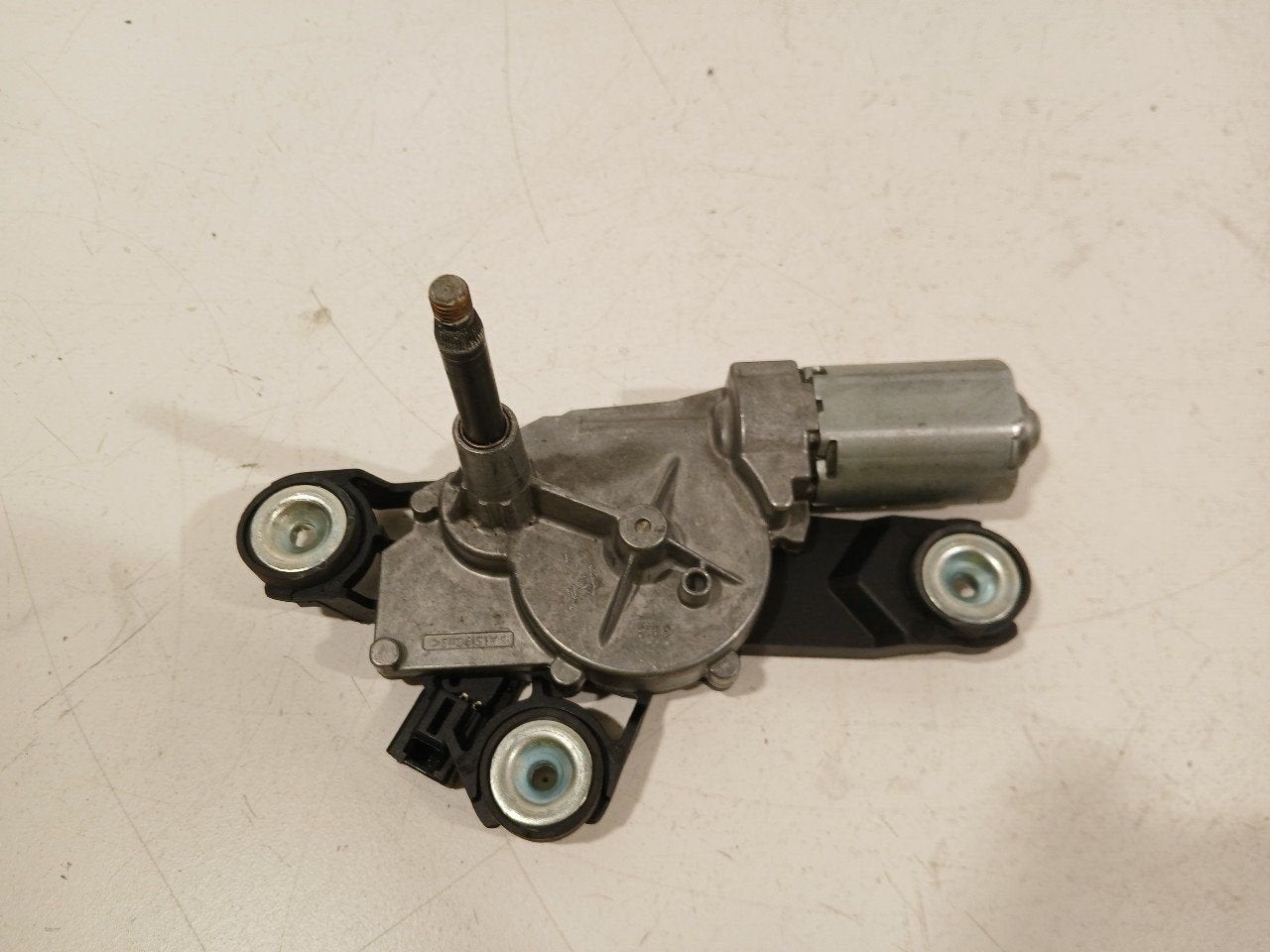 Ruitenwissermotor achter Volvo V40, Onderdelen@venauto.nl, Van der Ven Autorecycling B.V., Gebruikt, Ettenseweg 76, 4706 PB Roosendaal, The Netherlands