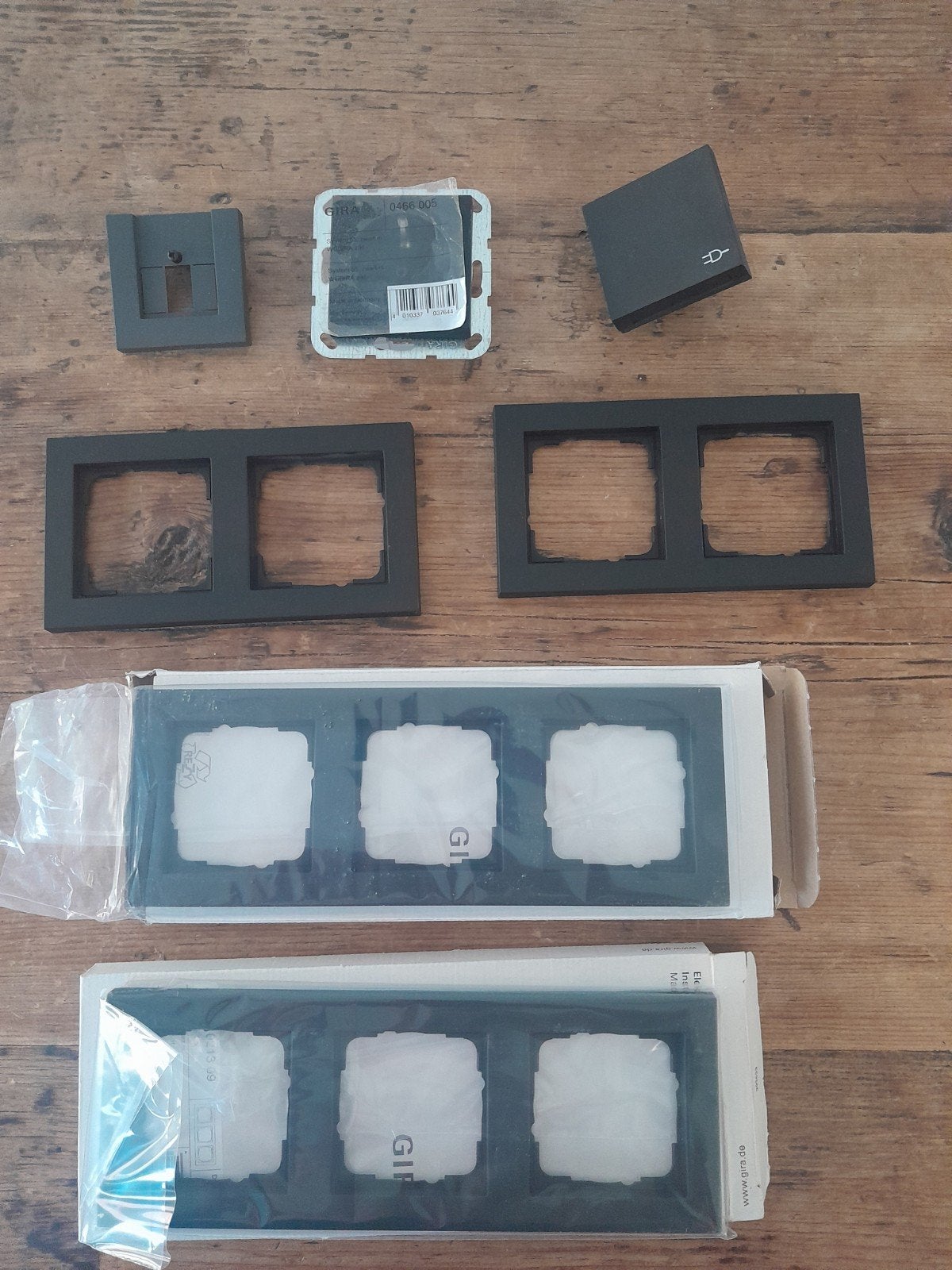 Diverse Gira E2 schakelmateriaal: WCD en afdekramen, Ophalen of Verzenden, Nieuw, Gira, Afdekraam