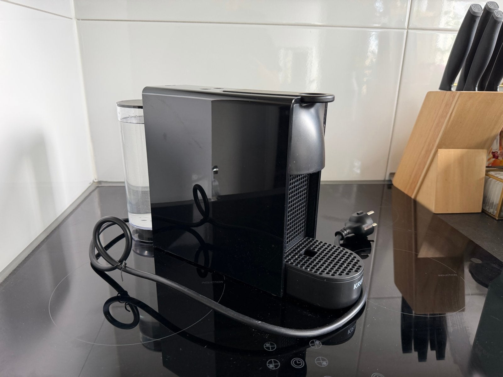 Nespresso Krups Essenza Mini, Witgoed en Apparatuur, Espresso apparaat, Ophalen of Verzenden, Zo goed als nieuw, 1 kopje