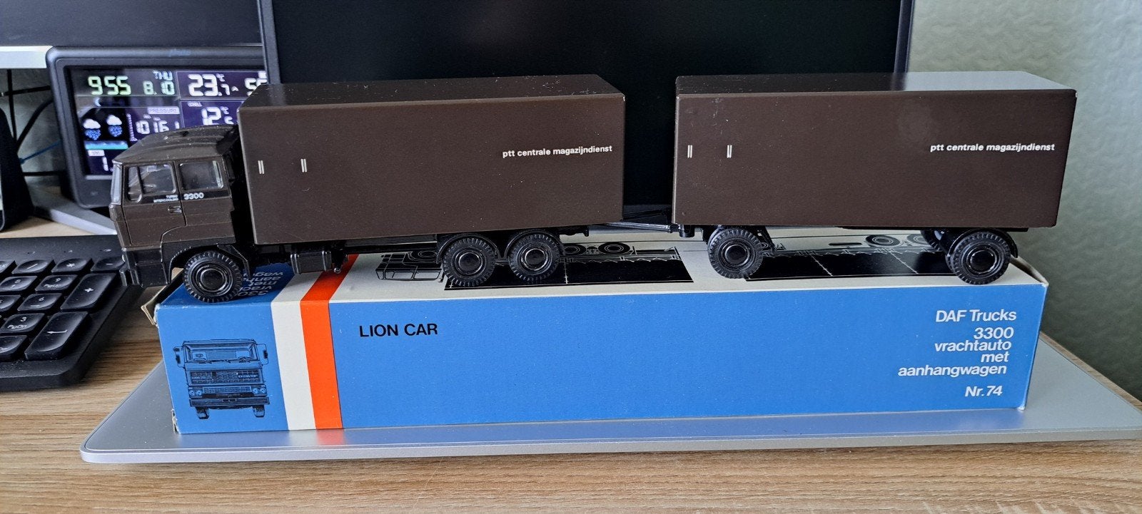 Lion Car DAF Trucks 3300 PTT vrachtwagen met aanhangwagen, Ophalen of Verzenden, Zo goed als nieuw, Bus of Vrachtwagen