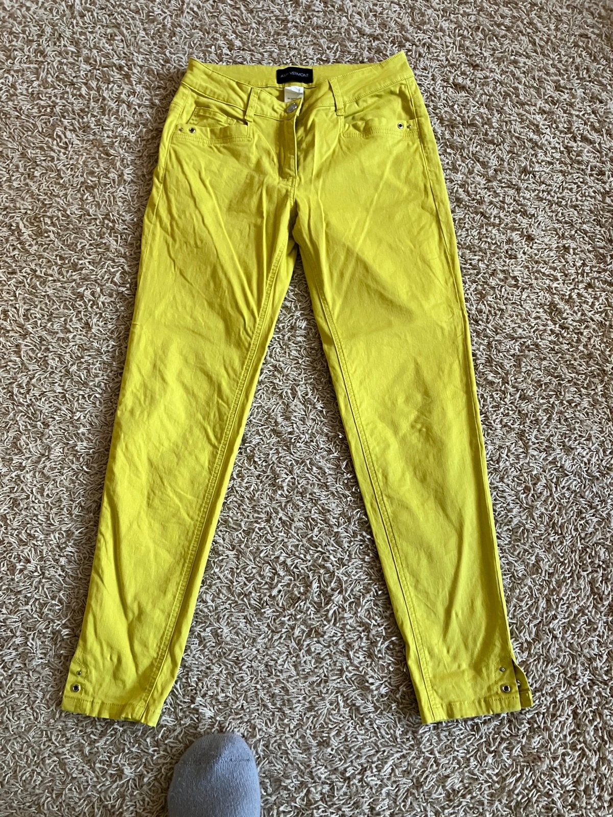 Broek mt 36.    nieuw.      Amy. Vermont., Verzenden, Geel, Nieuw, Maat 36 (S)