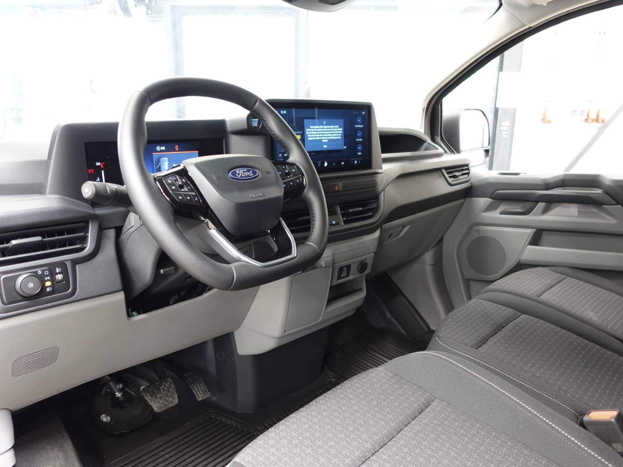 Ford Transit Custom 300 2.0 TDCI L2H1 Trend NM Automaat Navi, Auto's, Gebruikt, Euro 6, 4 cilinders, Origineel Nederlands