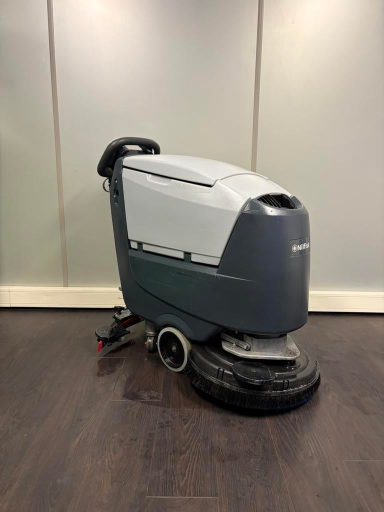 Schrobmachine | Nilfisk SC500 | Nieuw accupakket, Ophalen of Verzenden, Gebruikt, Schrobmachine