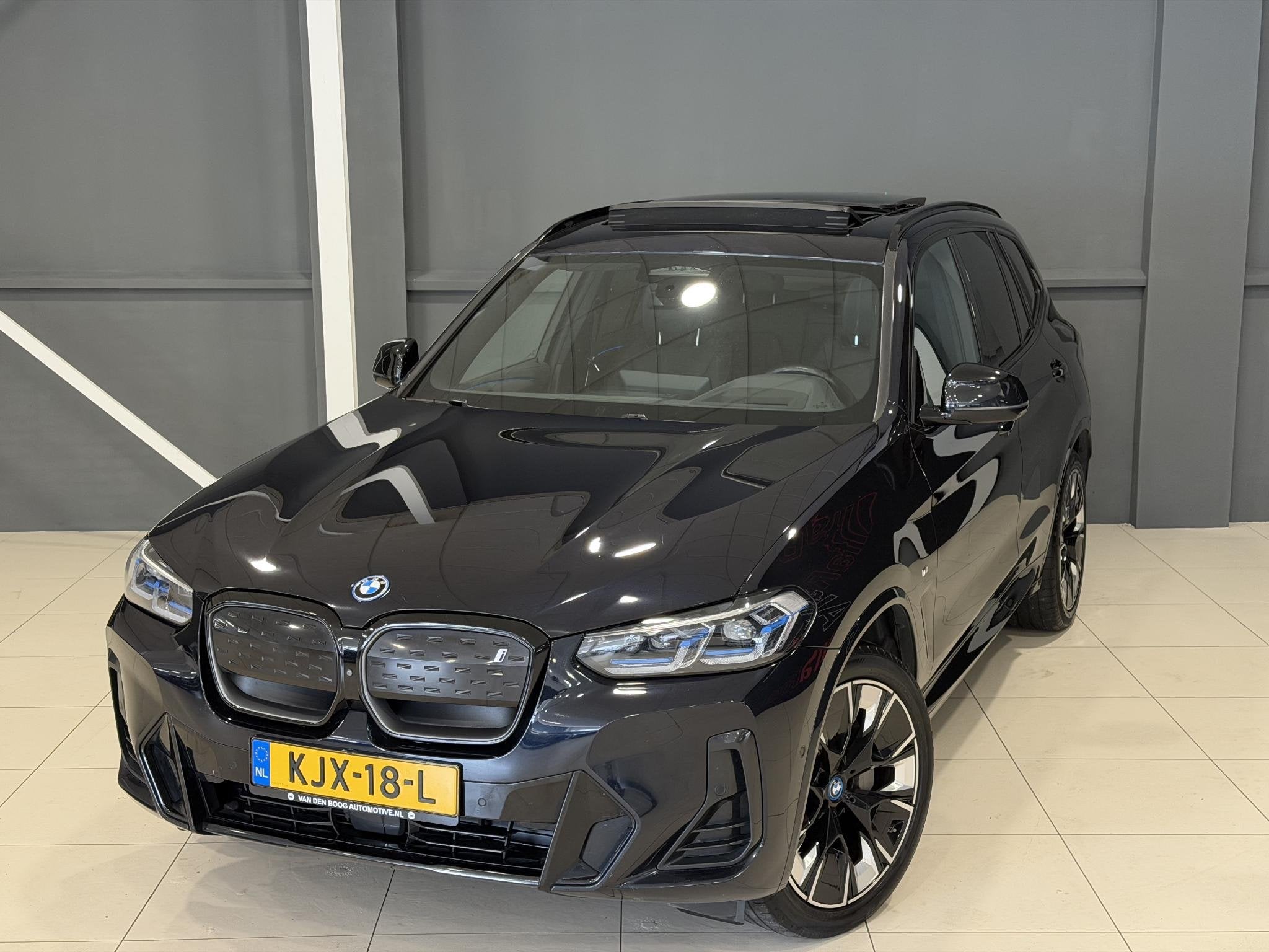 Foto 4 van BMW iX3 Executive 80 kWh | SOH 100% | Panorama dak | 20inch