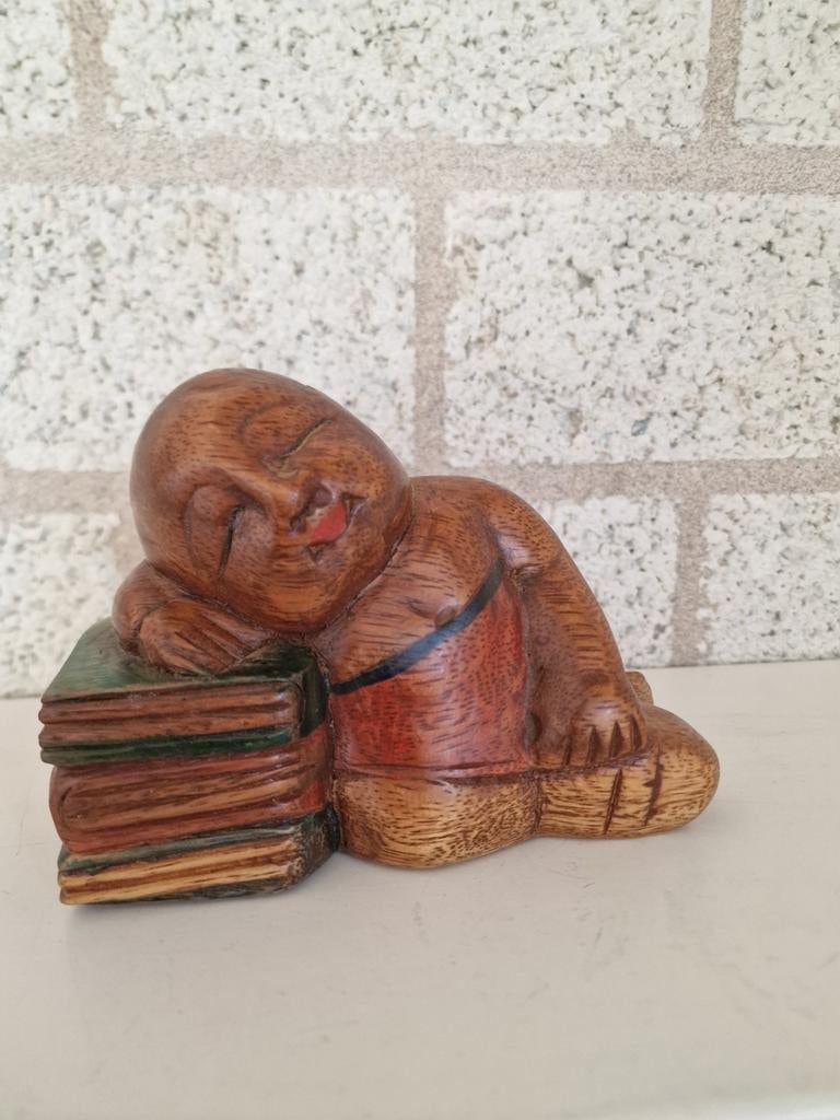 Vintage Beeld hout - meisje leunend op stapel boeken, Ophalen of Verzenden, Gebruikt, Mens