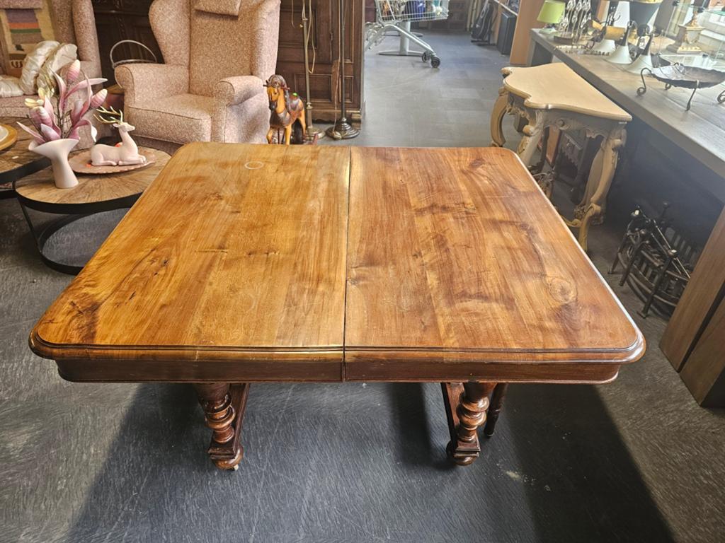 Antieke uitklapbare tafel met sierlijke poten, Antiek en Kunst, Ophalen of Verzenden