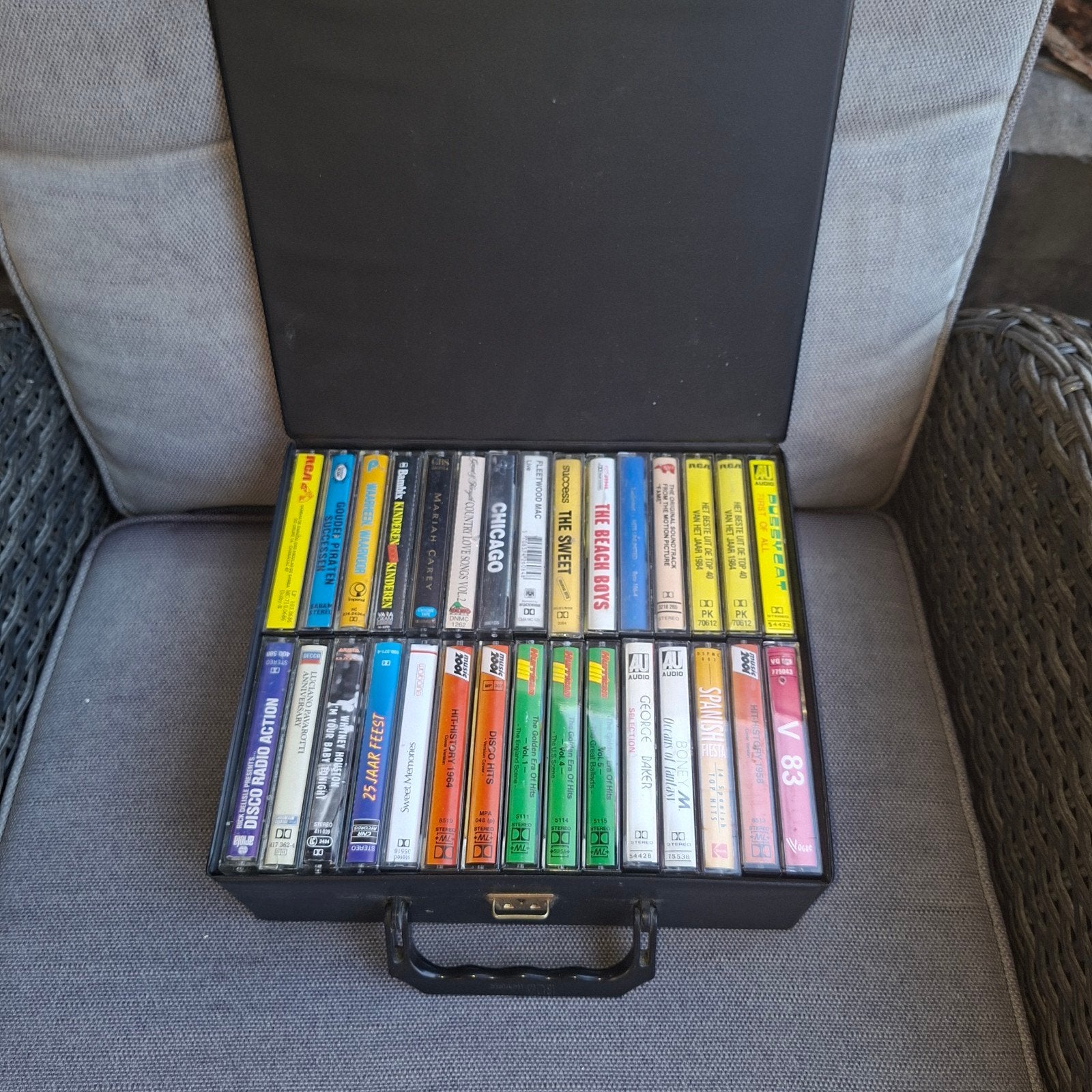 Koffertje vol met cassettes, Cd's en Dvd's, Cassettebandjes, Ophalen of Verzenden, Nieuw in verpakking, Overige genres, 2 t/m 25 bandjes