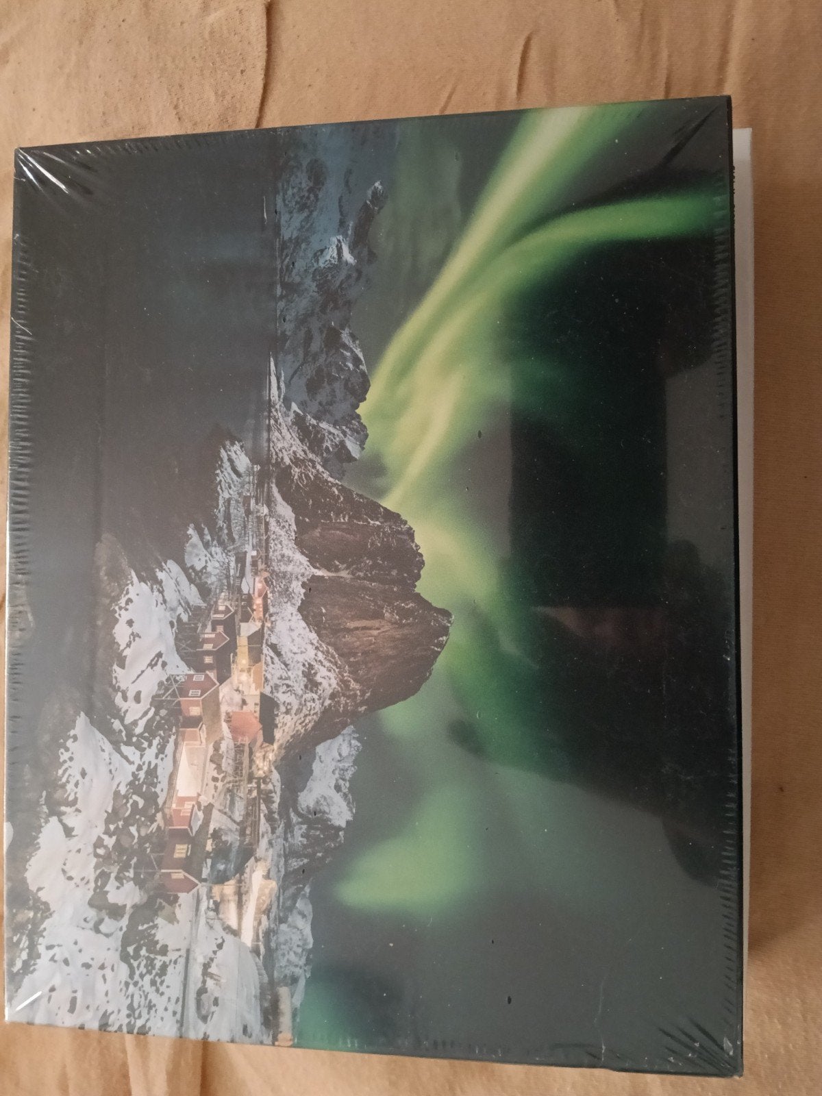Prachtig puzzel over Noorderlicht en Scandinavische natuur, Hobby en Vrije tijd, Denksport en Puzzels, Ophalen, Minder dan 500 stukjes