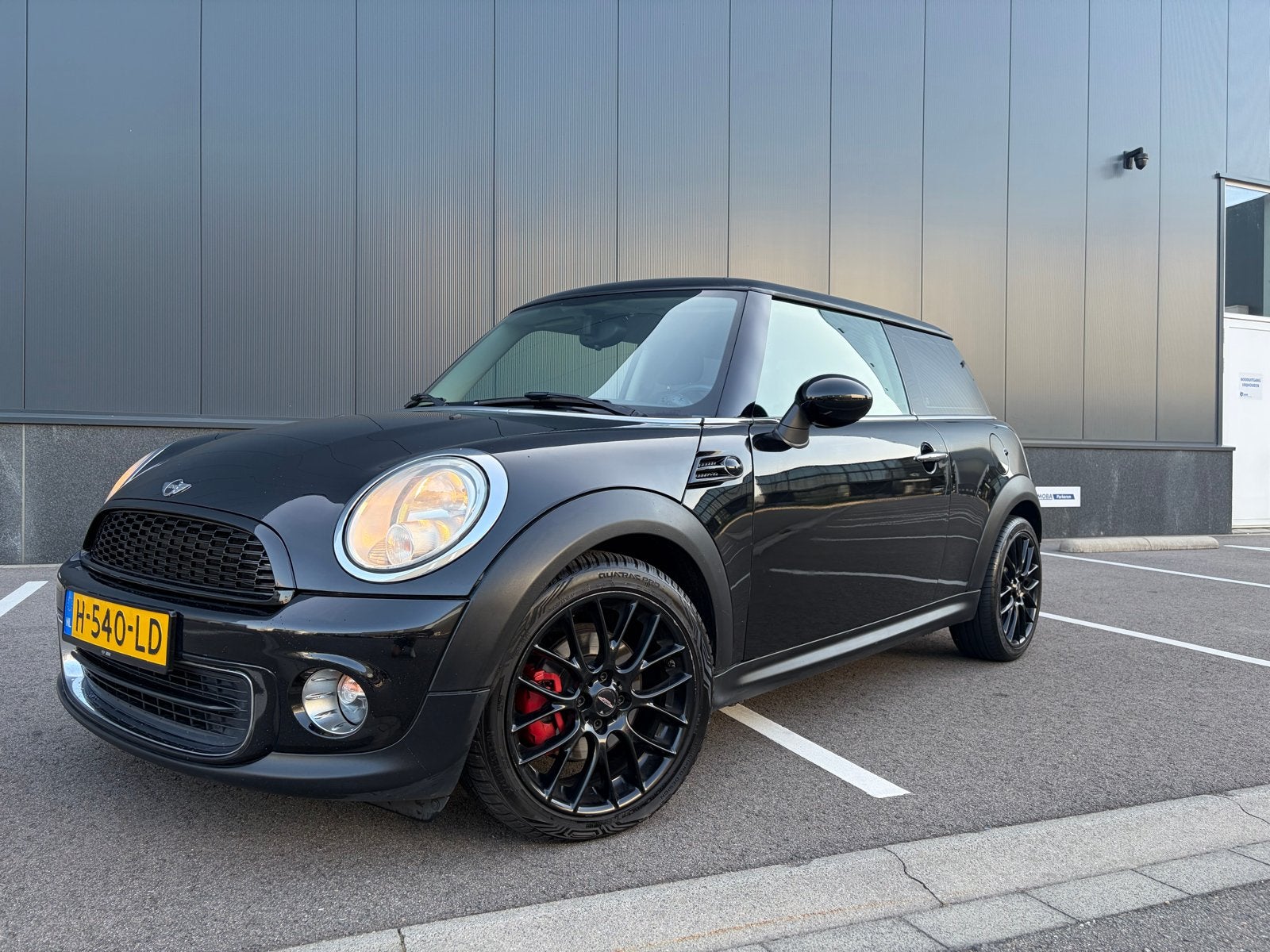 Mini 1.6 ONE 55KW 2013 Zwart, Voorwielaandrijving, Stof, Zwart, 4 cilinders