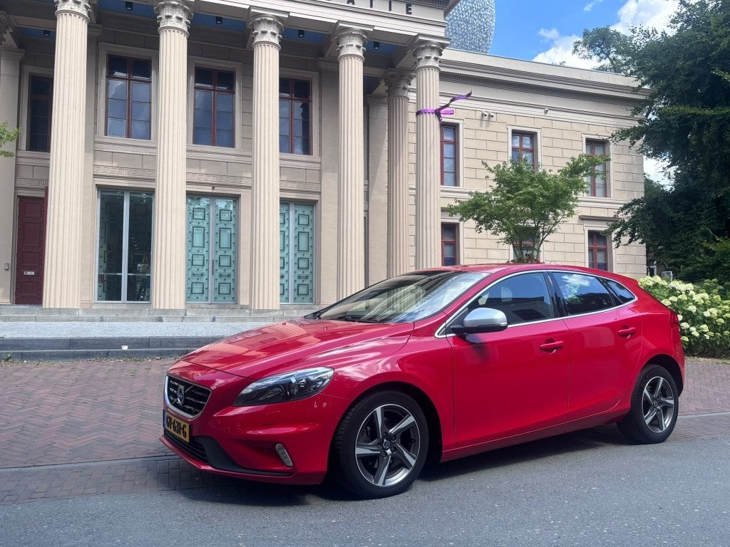 Volvo V40 2.0 D2 120PK 2015 Rood, Auto's, Voorwielaandrijving, Zwart, 4 cilinders, 1969 cc