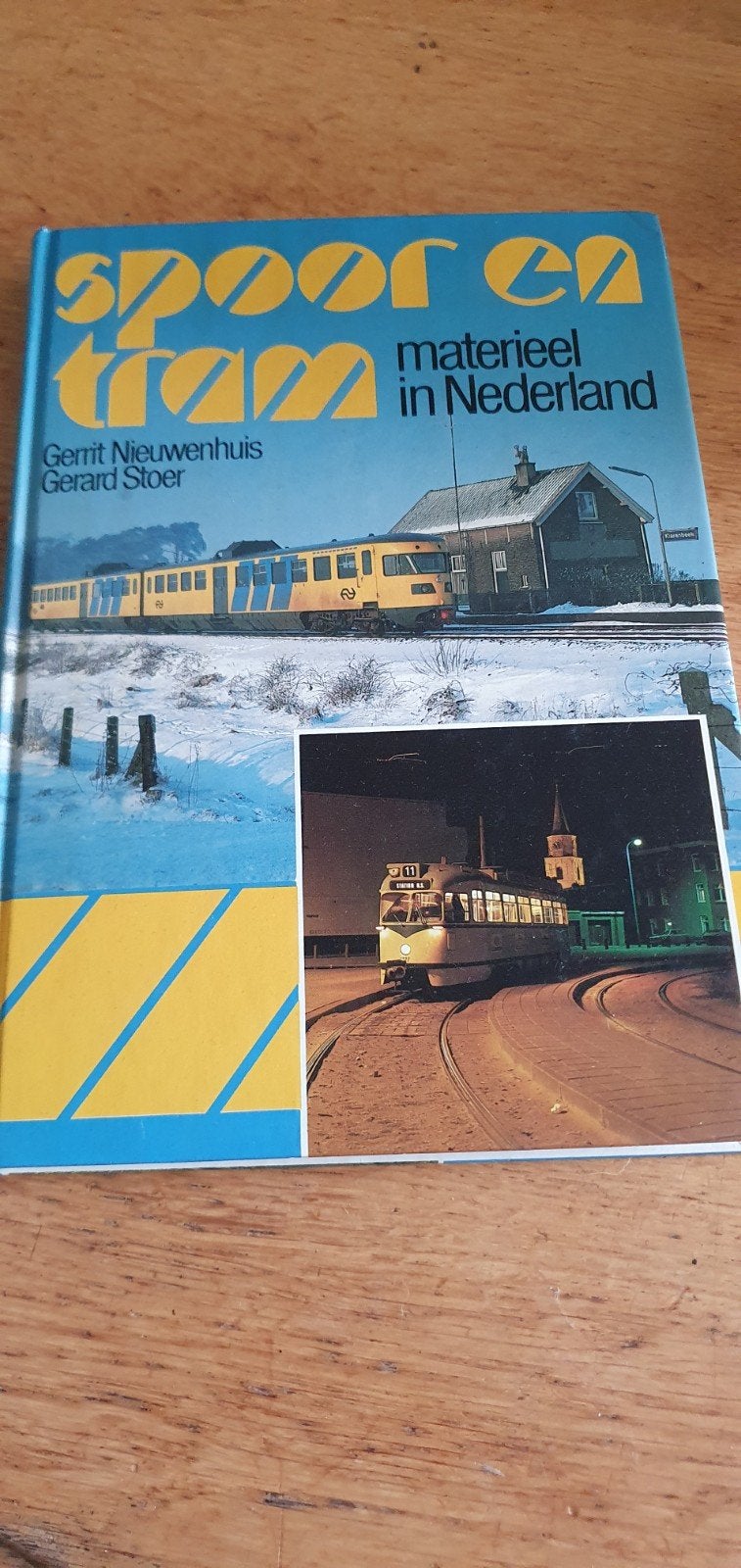 Spoor en Tram Materieel in Nederland  Gerrit Nieuwenhuis, Ophalen of Verzenden, Gelezen, Gerrit Nieuwenhuis en Gerard Stoer, Tram