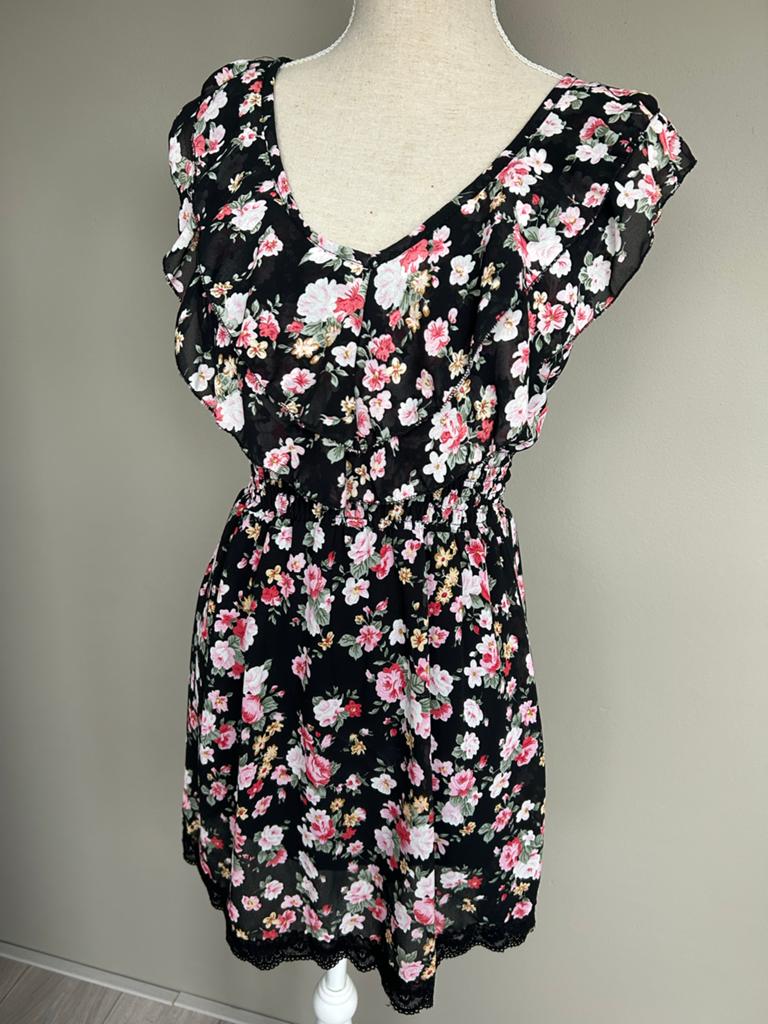 Zwart kort zomerjurkje bloemenprint Appels, maat S, Kleding | Dames, Zwart, Ophalen of Verzenden, Zo goed als nieuw, Maat 36 (S)