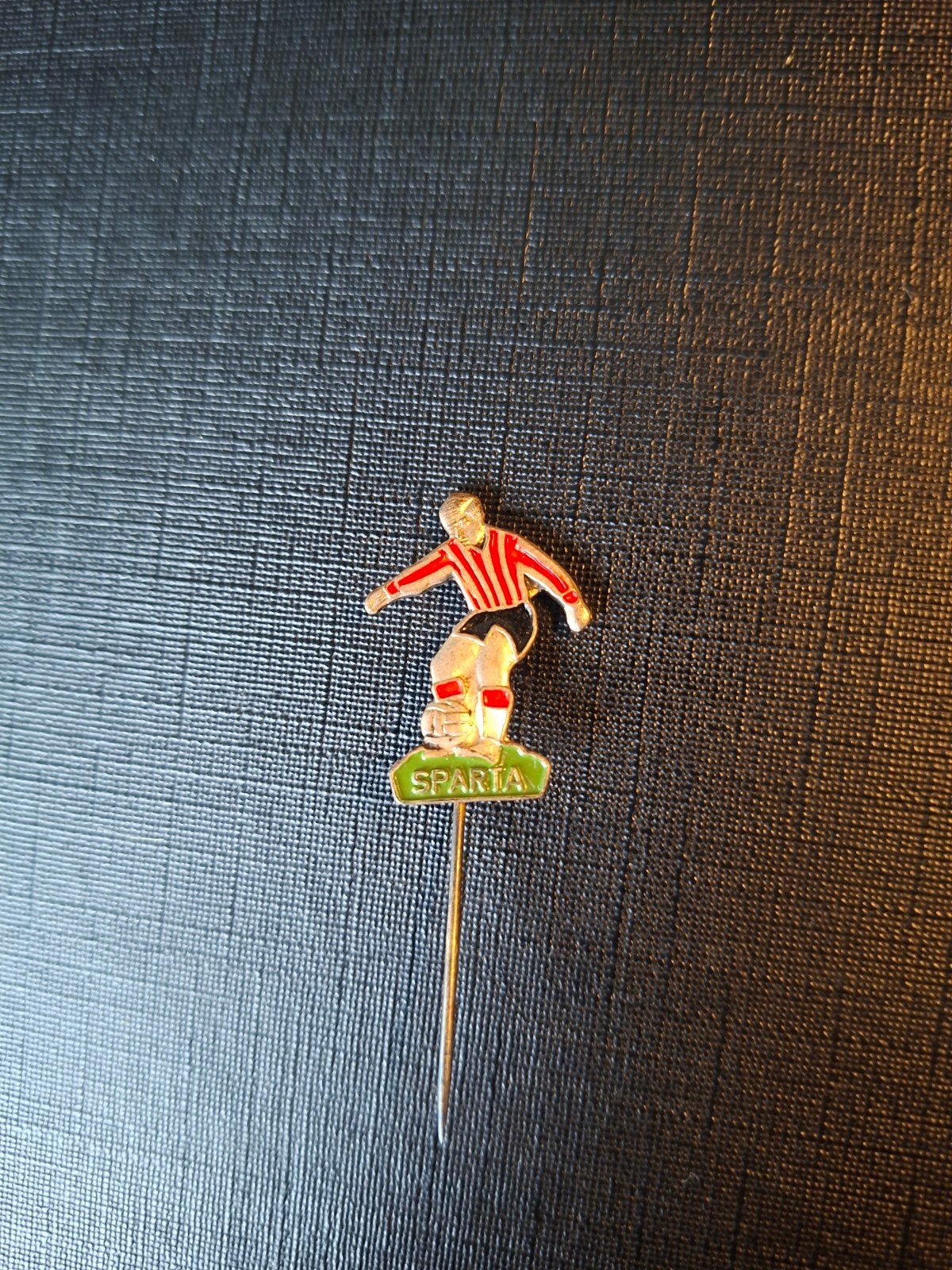 Vintage Sparta Voetballer Speldje - Uniek Verzamelobject, Ophalen of Verzenden