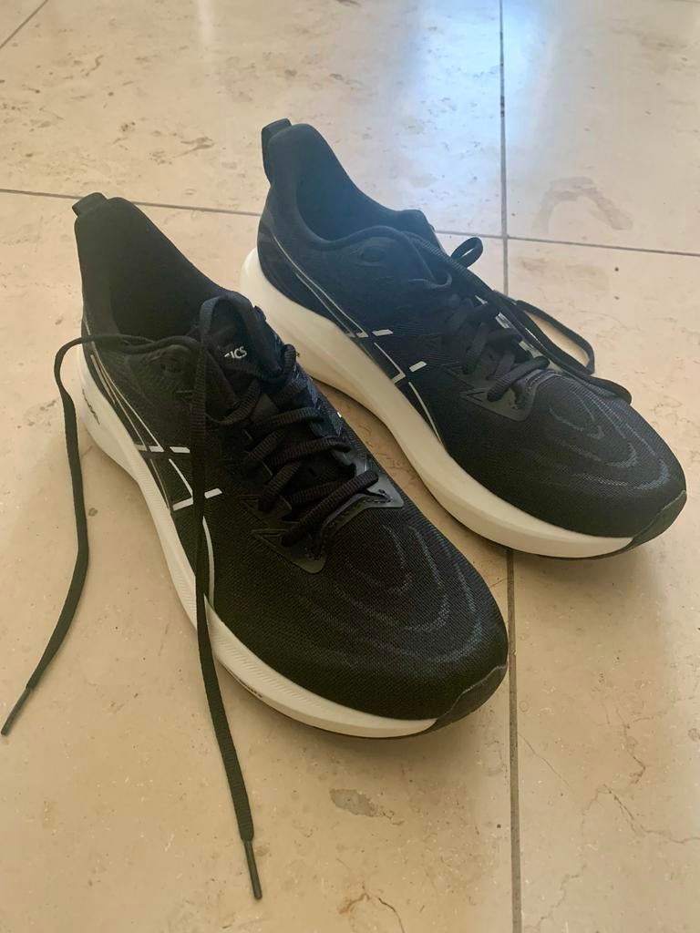 Asics hardloopschoenen smal - maat 44, Hardloopschoenen, Nieuw, Ophalen of Verzenden, Hardlopen