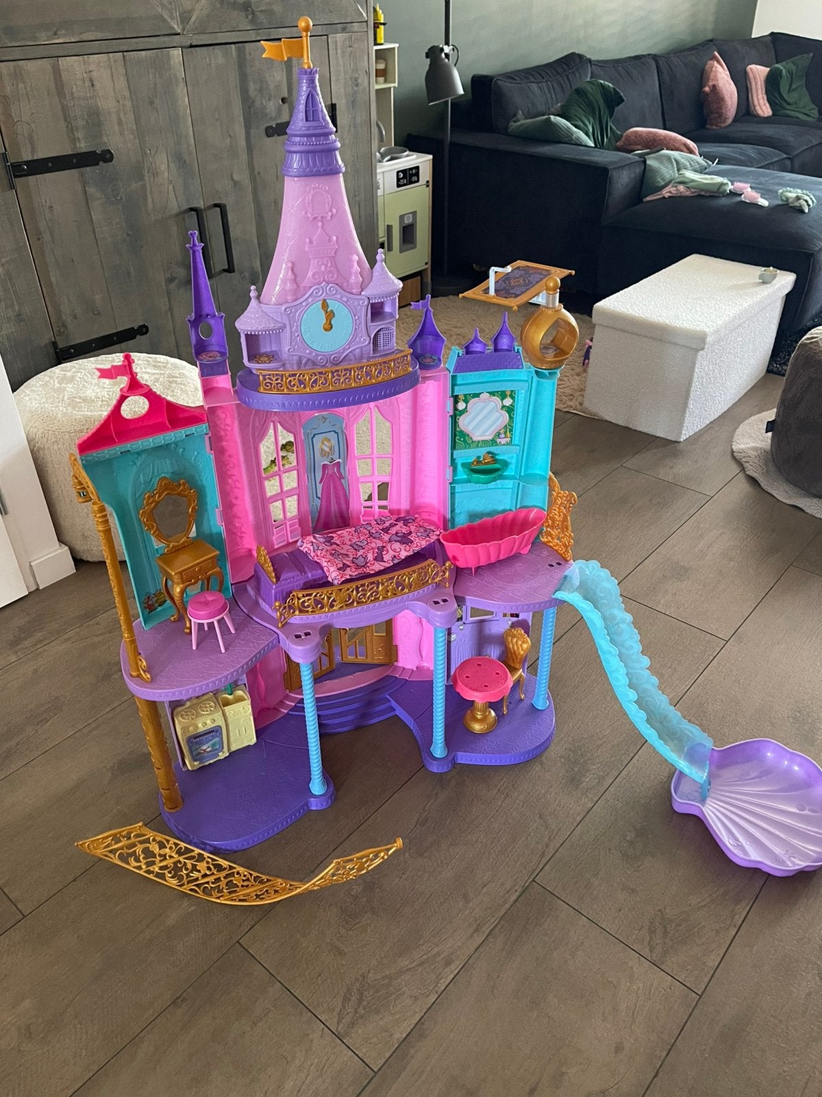 Disney prinsessen kasteel., Kinderen en Baby's, Speelgoed | Poppenhuizen, Ophalen of Verzenden, Zo goed als nieuw, Poppenhuis