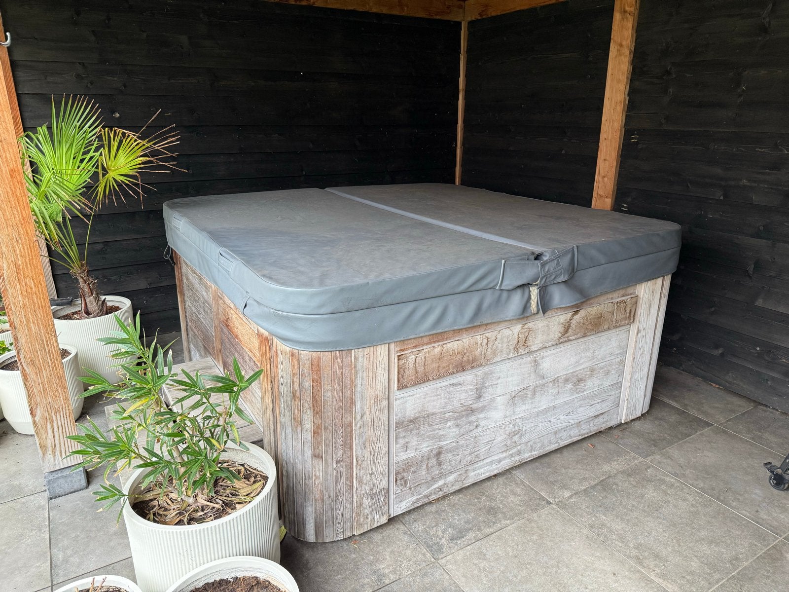 4SeasonsSpa Jacuzzi - Zo goed als nieuw, Ophalen, Gebruikt, Afdekzeil, Vast