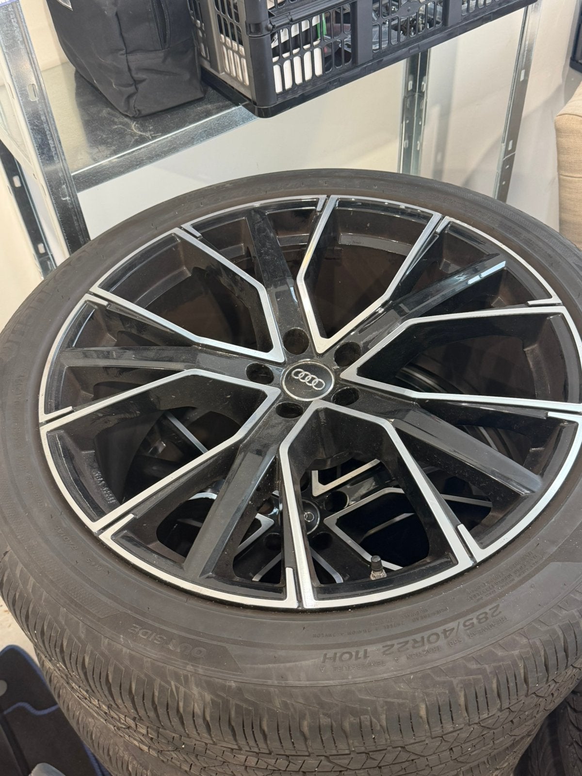Audi q8 winterset 22 inch winterbanden circa 5,5 mm, Ophalen, Gebruikt, 285 mm, Banden en Velgen
