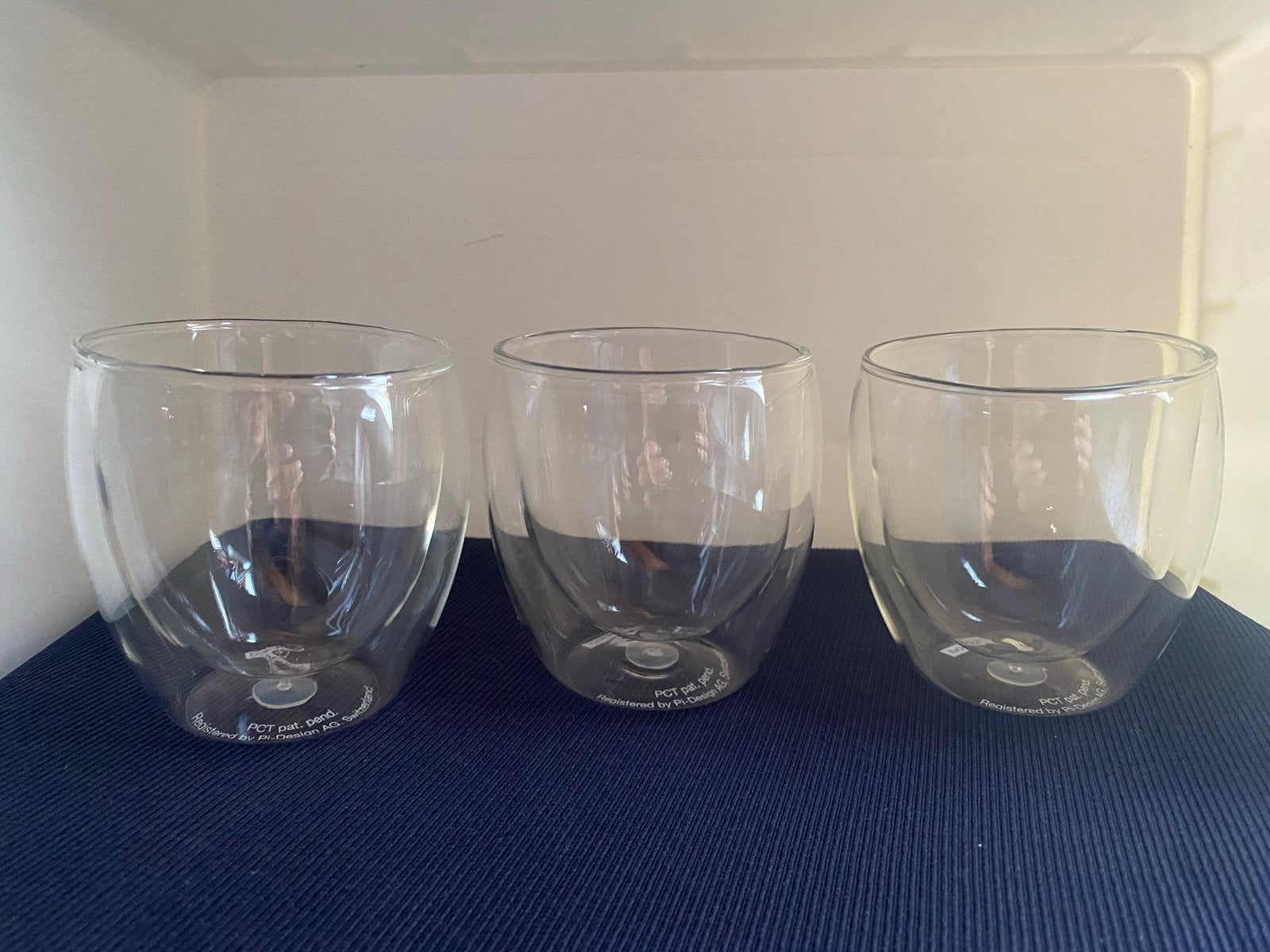 3 Bodum dubbelwandige glazen. Hoogte 8,5 cm, Glas of Glazen, Ophalen of Verzenden, Overige stijlen, Glas