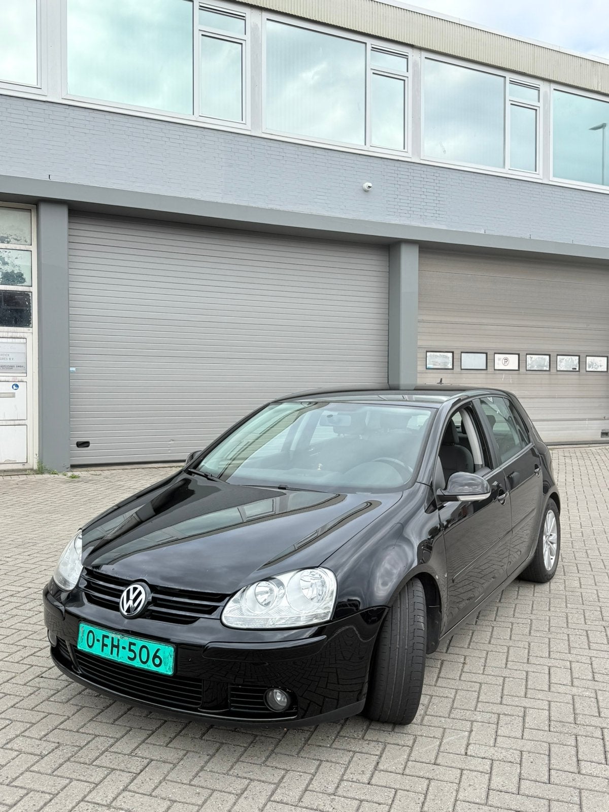 Volkswagen Golf 1.6 16V FSI 85KW 5D 2006 Zwart, Auto's, Voorwielaandrijving, Zwart, 4 cilinders, 620 kg