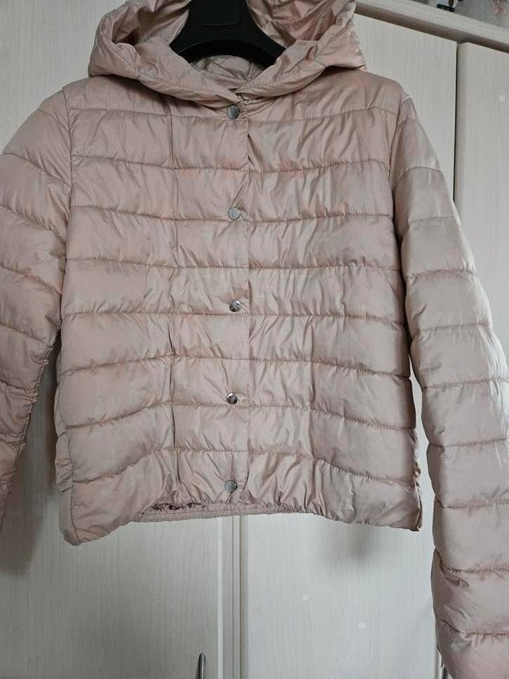 Mooie beige jas van Amisu maat 42, Ophalen of Verzenden, Zo goed als nieuw, Maat 42/44 (L), Beige