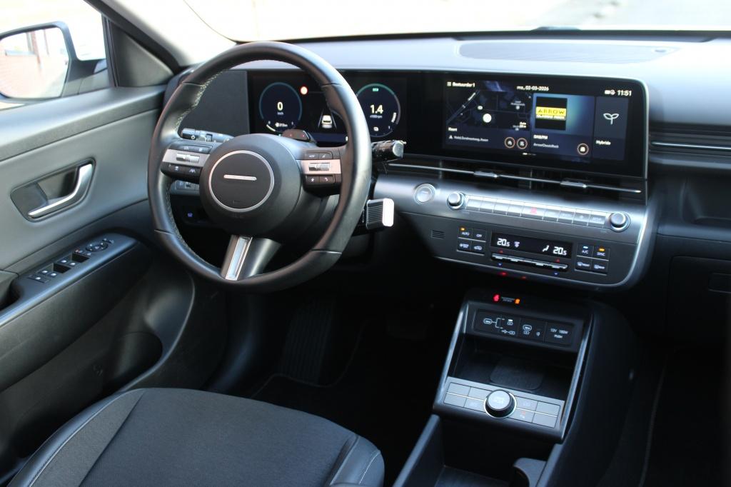 Hyundai KONA 1.6 GDI HEV Premium Sky | Bose | 360 Camera | F, Auto's, 1350 kg, Gebruikt, Zwart, Wit