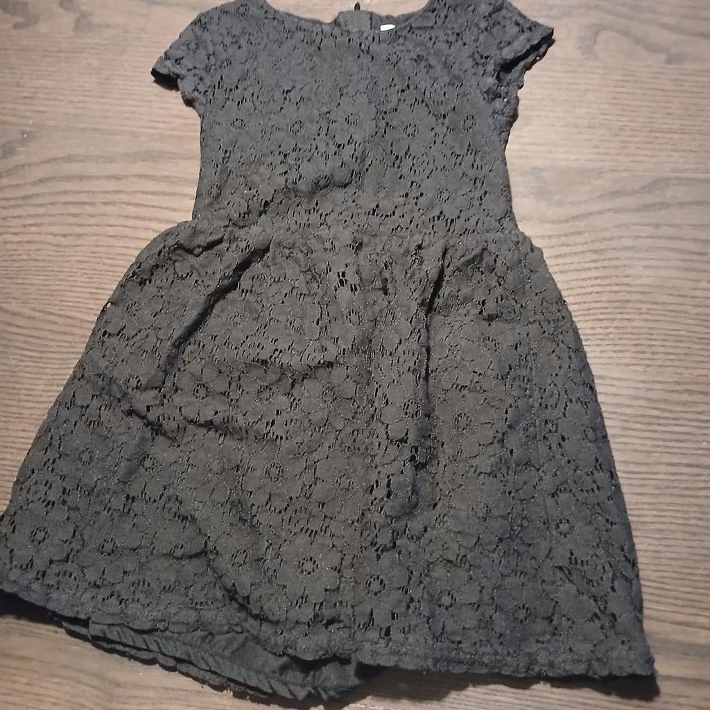 Zwart kanten jurkje H&M maat 134 zo goed als nieuw, Ophalen of Verzenden, Zo goed als nieuw
