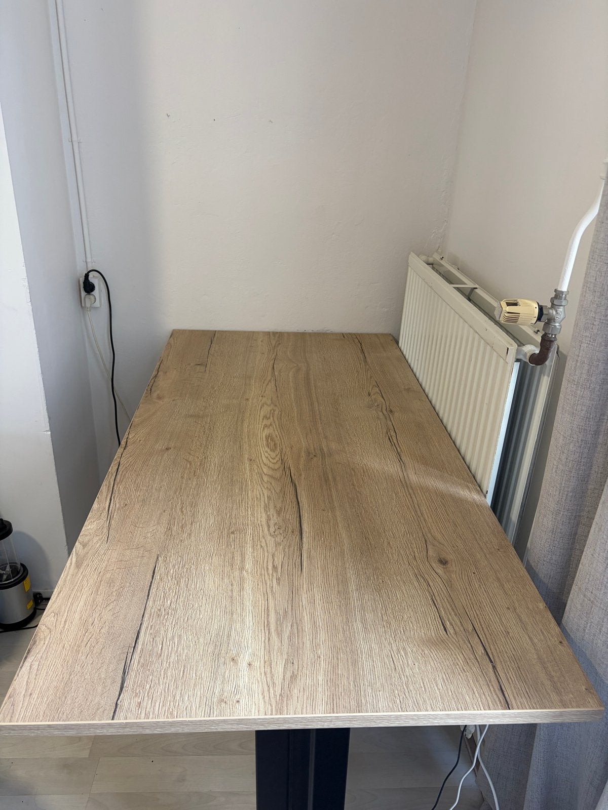 Stevig bureau 160x80 cm, in hoogte verstelbaar, Huis en Inrichting, Ophalen, In hoogte verstelbaar, Zo goed als nieuw