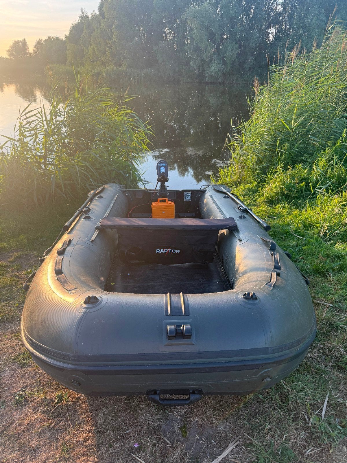 Raptor 330 wide body met elektrische motor en accu., Ophalen, Zo goed als nieuw, Motor en Techniek, Motorboot