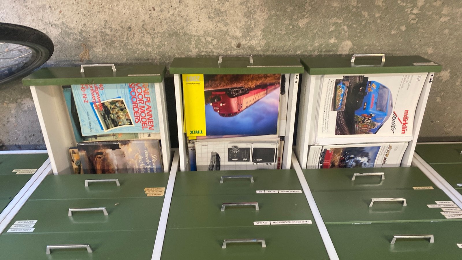 Verzameling/ partij treinboeken, 15 dozen voor uw treinbaan, Ophalen, Gelijkstroom of Wisselstroom, Overige merken