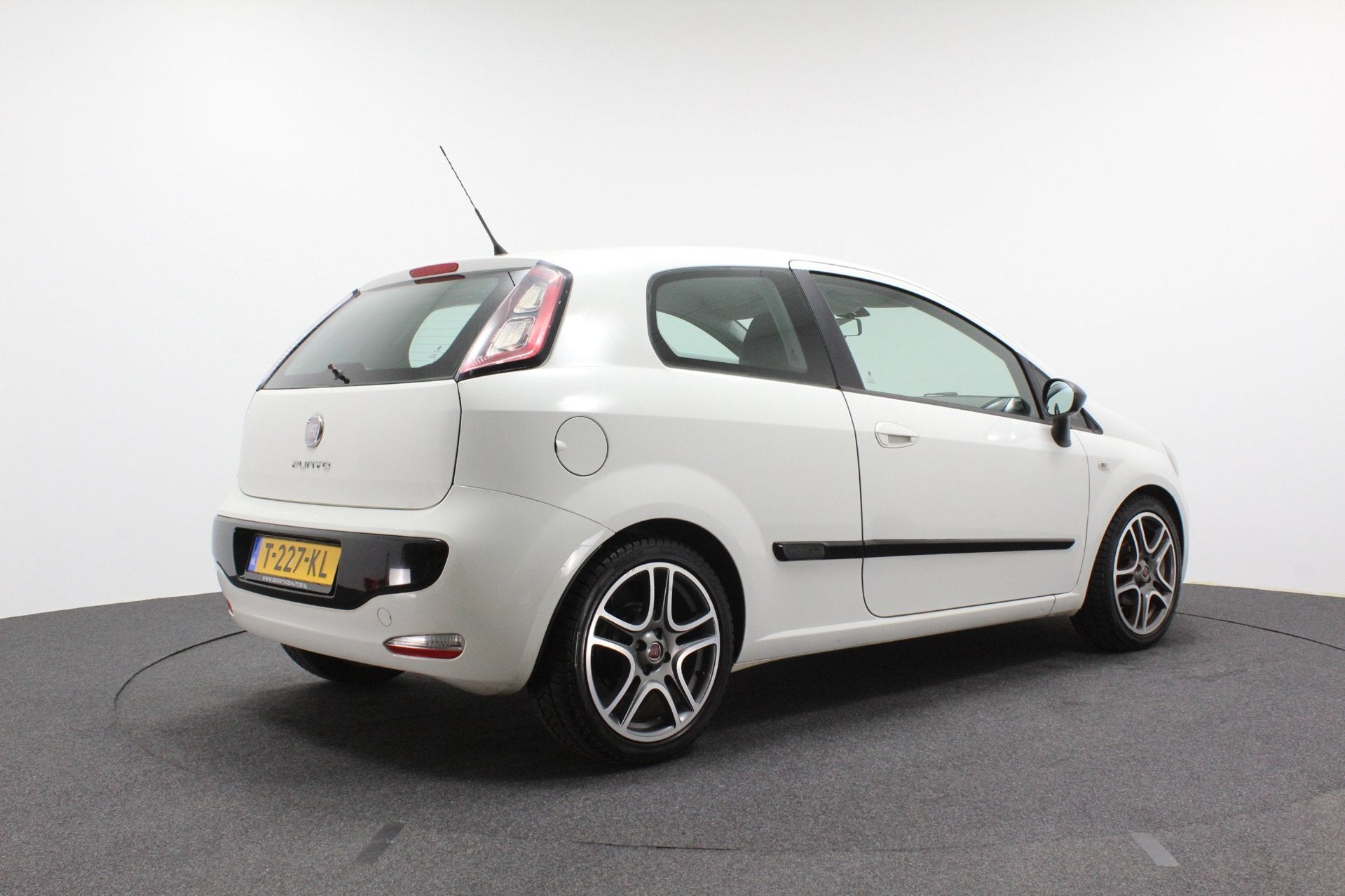 Fiat Punto Evo 1.2 Dynamic | Airco | Sportvelgen | Stuurbedi, Voorwielaandrijving, Euro 5, Elektrische ramen, 1242 cc