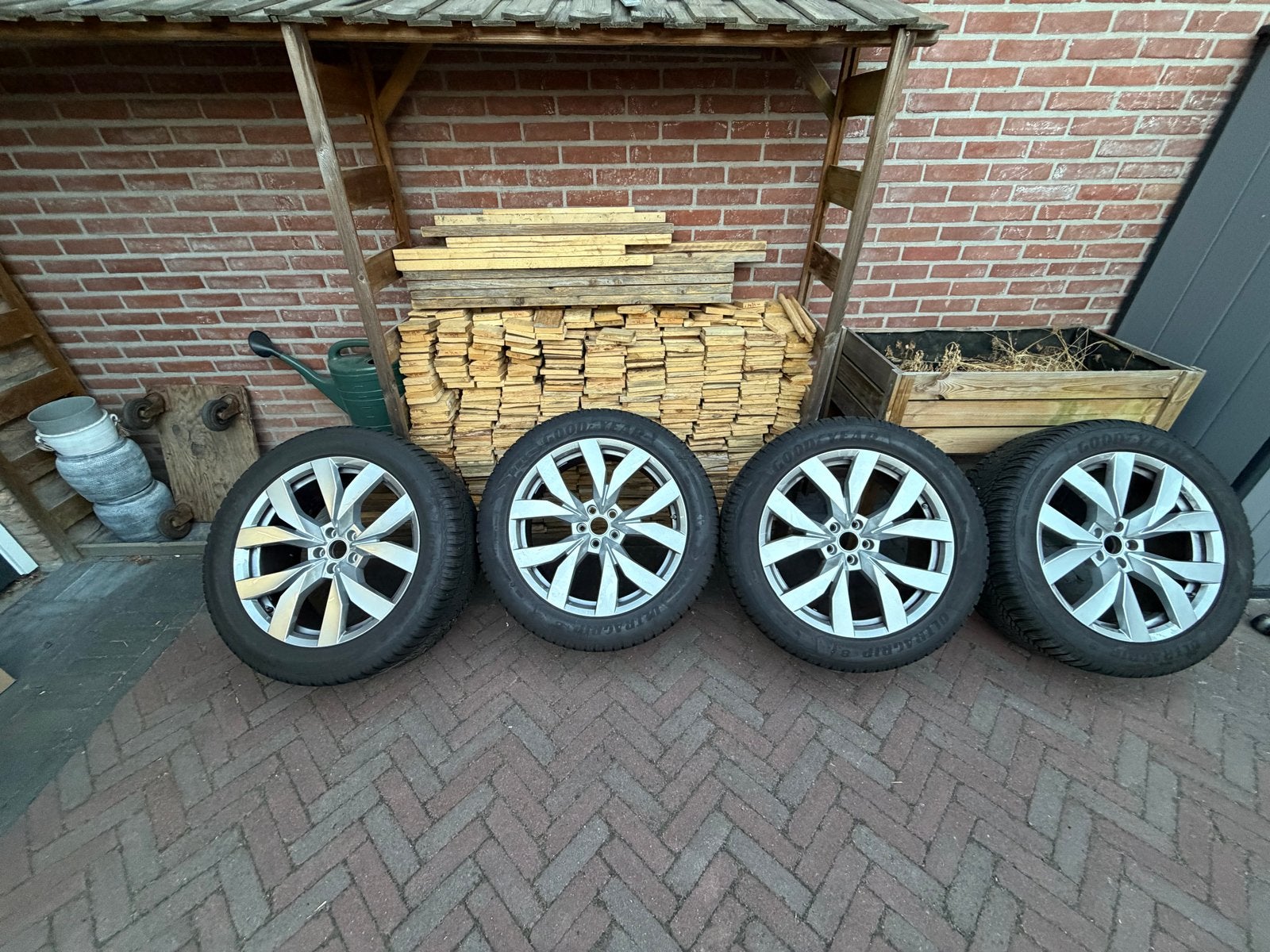 VW Touareg CR7 20 inch Suzuka velgen met winterbanden, Auto-onderdelen, Banden en Velgen, Gebruikt, Banden en Velgen, Terreinwagen