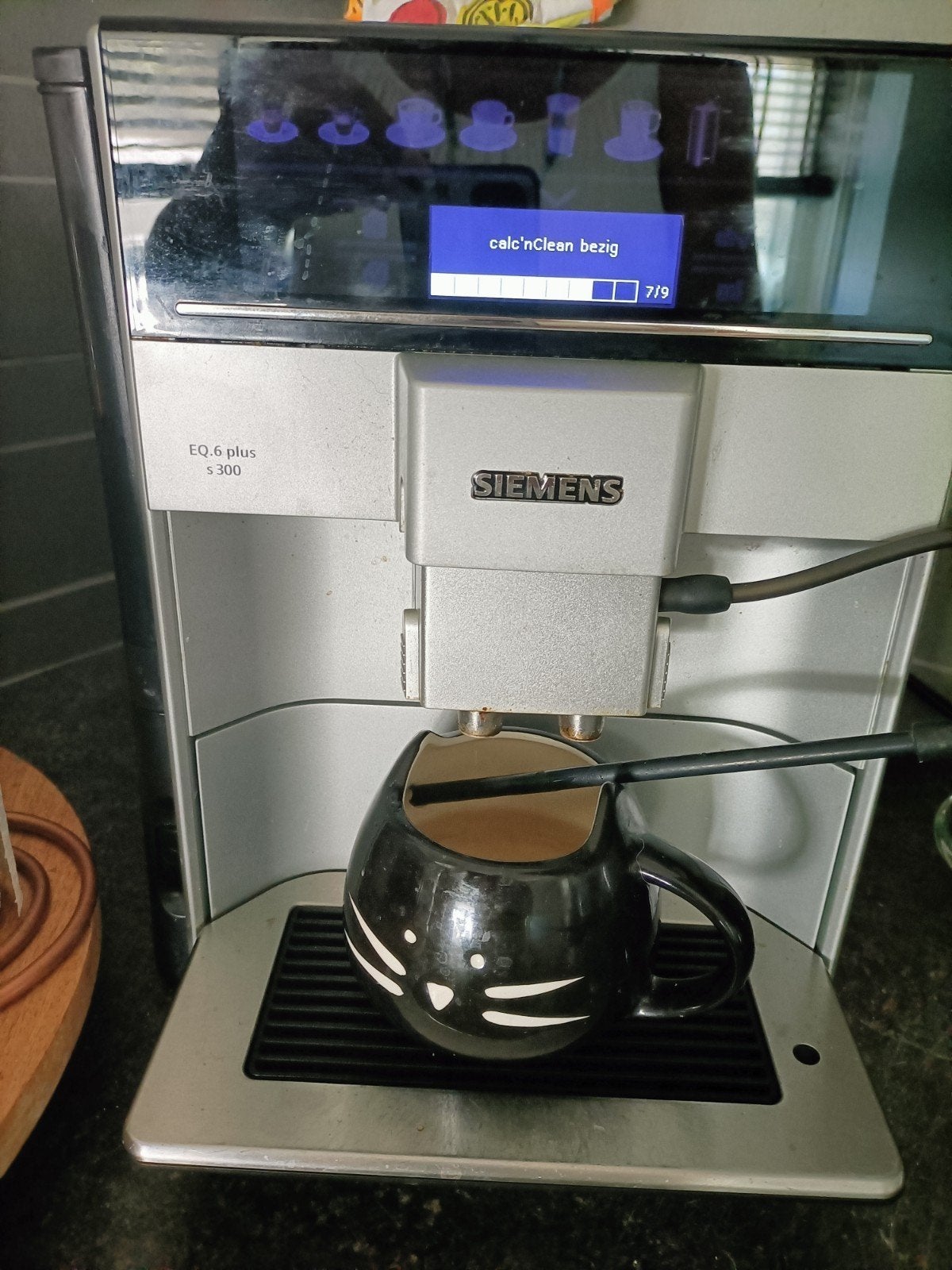 Siemens EQ.6 plus s300 volautomatische koffiemachine, Witgoed en Apparatuur, Koffiezetapparaten, Gebruikt, 10 kopjes of meer, Koffiemachine