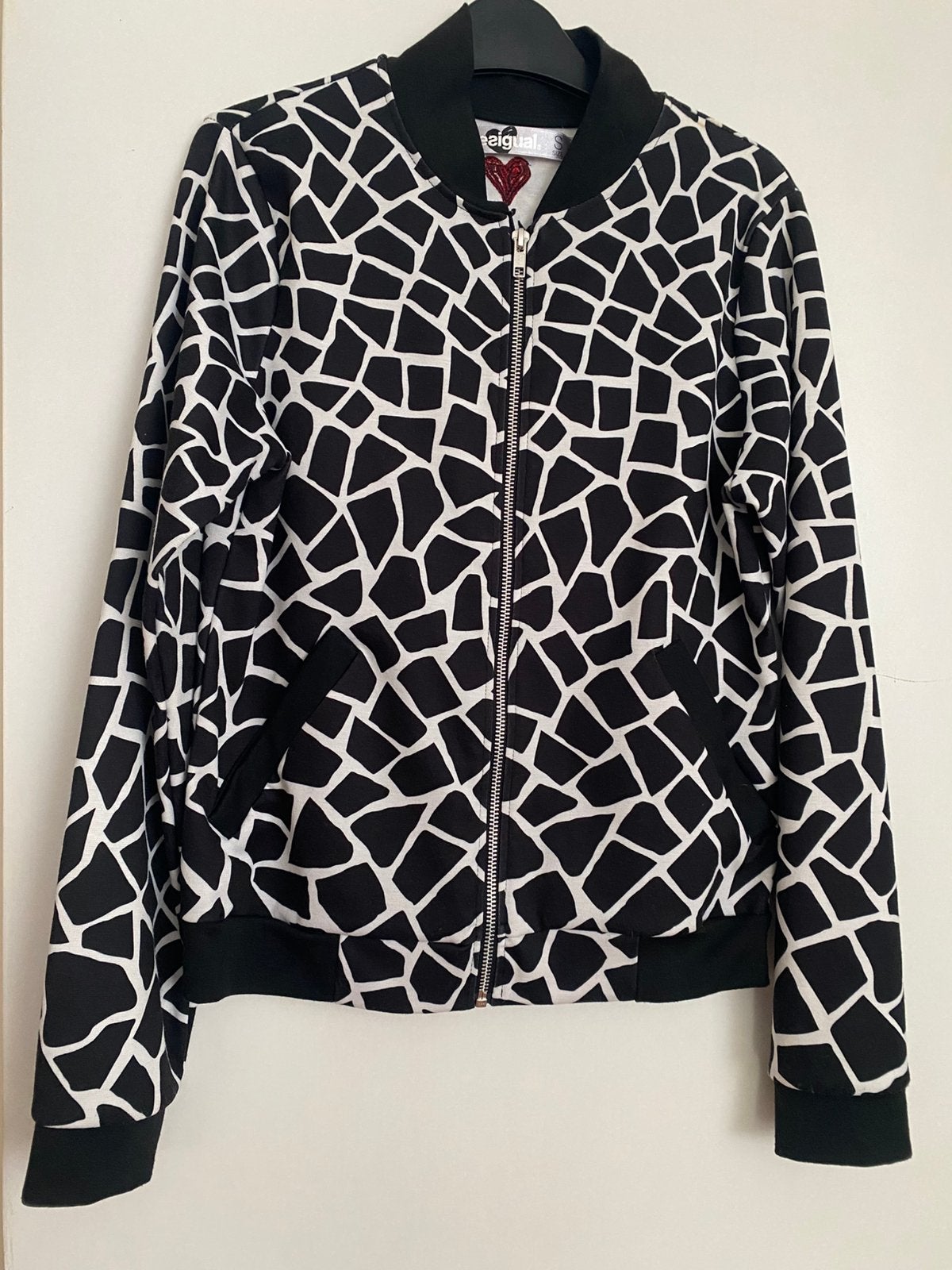 Te koop nieuw dames of meisjes vestje. Maat S., Kleding | Dames, Ophalen of Verzenden, Nieuw, Maat 36 (S), Zwart