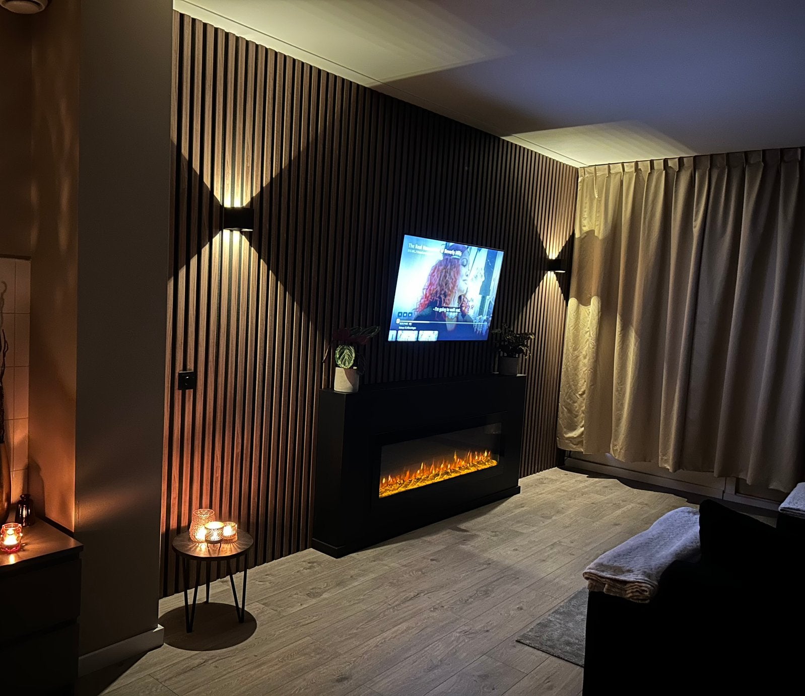 Cinewall sierhaard met warmte, kleuren en afstandsbediening, Huis en Inrichting, Ophalen, Hout, Modern, Gebruikt