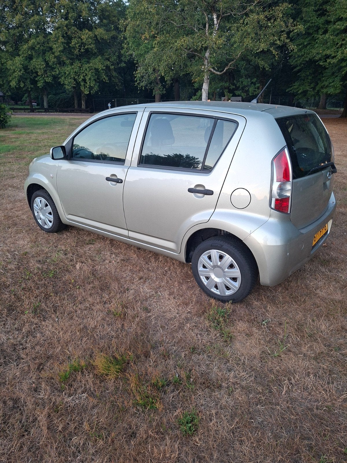 daihatsu sirion bj 2012 km st 127000 lees tekst, Auto diversen, Schadeauto's, Ophalen, Daihatsu, Handgeschakeld, Benzine