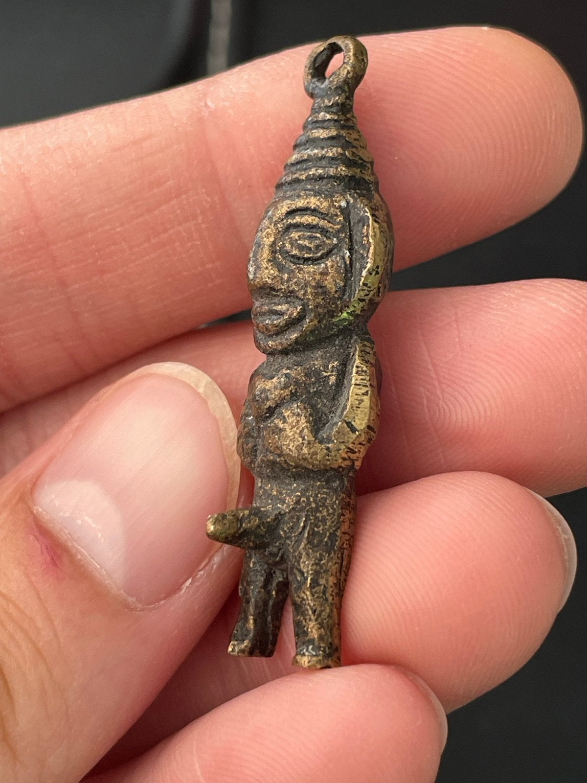 Peruaanse Pachapapa bronzen hanger, vruchtbaarheidssymbool, Antiek en Kunst, Bruin, Handgemaakt, Ophalen of Verzenden, 5 cm