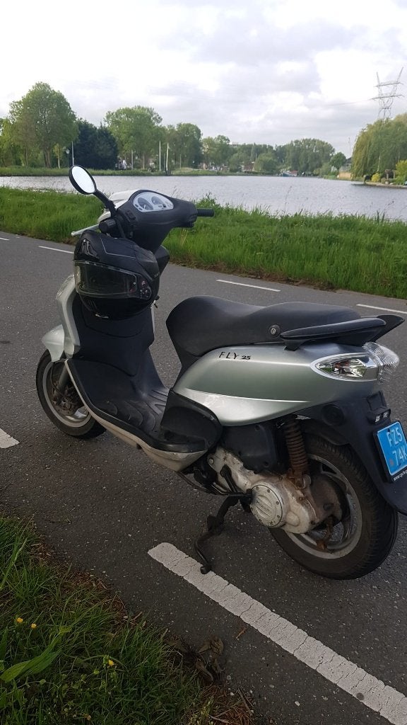 Piaggio Fly 2009 Zilver 4takt (55km/pu), Ophalen of Verzenden, Gebruikt