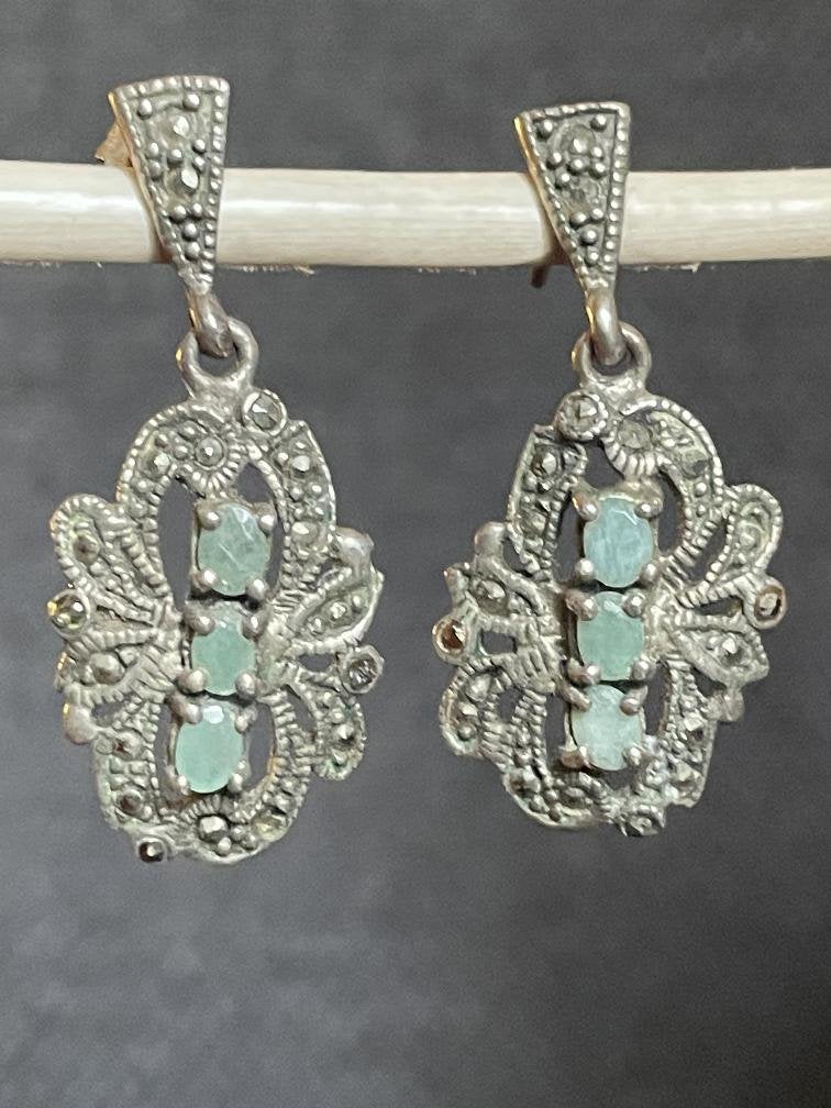 zilveren vintage oorbellen met smaragd en markesietjes, Ophalen of Verzenden, Zilver, Oorbellen