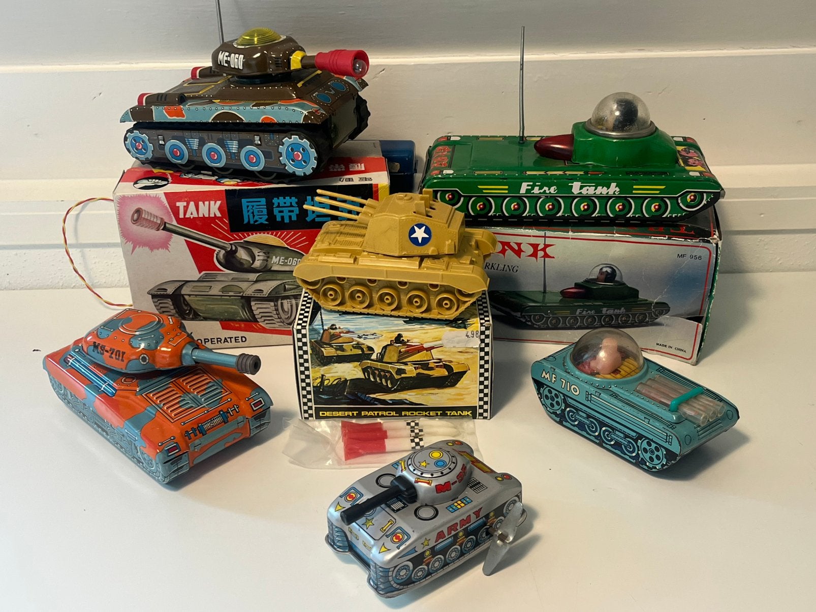 Blikken speelgoed army tanks – Japan & China – met dozen, Antiek en Kunst, Antiek | Speelgoed, Verzenden