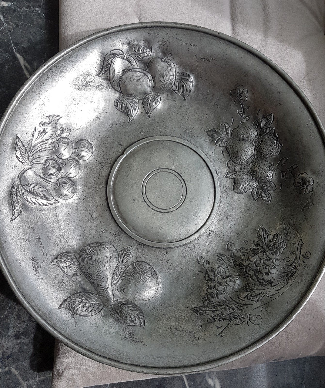 Grote Vintage Tinnen Fruitschaal – 95% Puur Tin (Block Zinn), Antiek en Kunst, Antiek | Tin, Ophalen of Verzenden