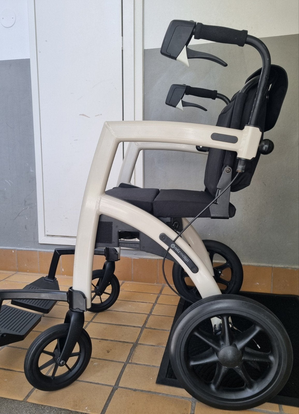 rollz Motion 2.1 rolstoel en rollator in een, Diversen, Ophalen, Inklapbaar, Zo goed als nieuw, Duwrolstoel