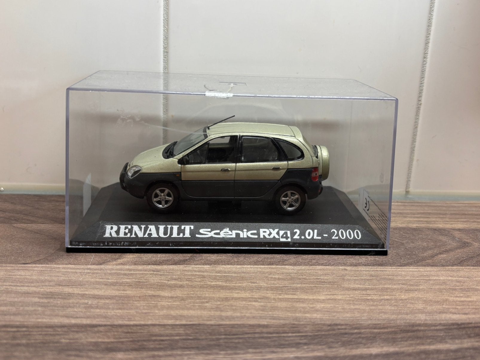 Renault Scenic 2000 RX4 universal hobbies 1:43, Ophalen of Verzenden, Zo goed als nieuw, Auto, Universal Hobbies