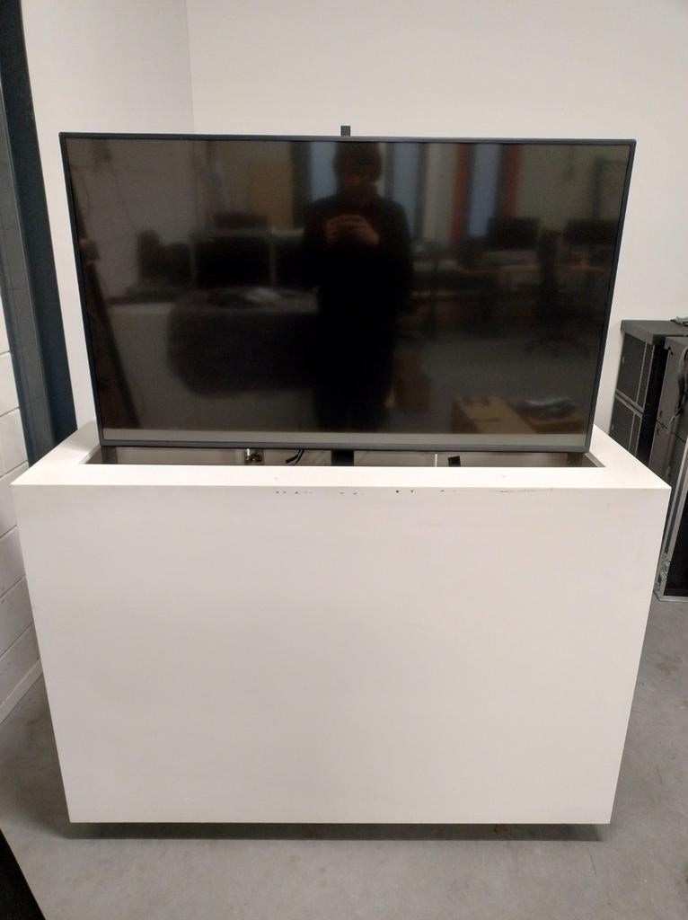 2x LG scherm 55" + meubel (zonder lift), Ophalen of Verzenden