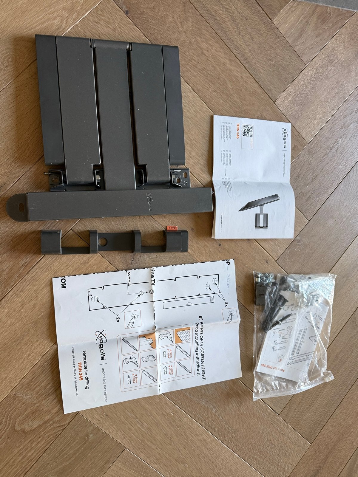 Vogel's Thin 345 TV Beugel - Volledig Bewegbaar, Audio, Tv en Foto, Televisiebeugels, Verzenden, Zo goed als nieuw