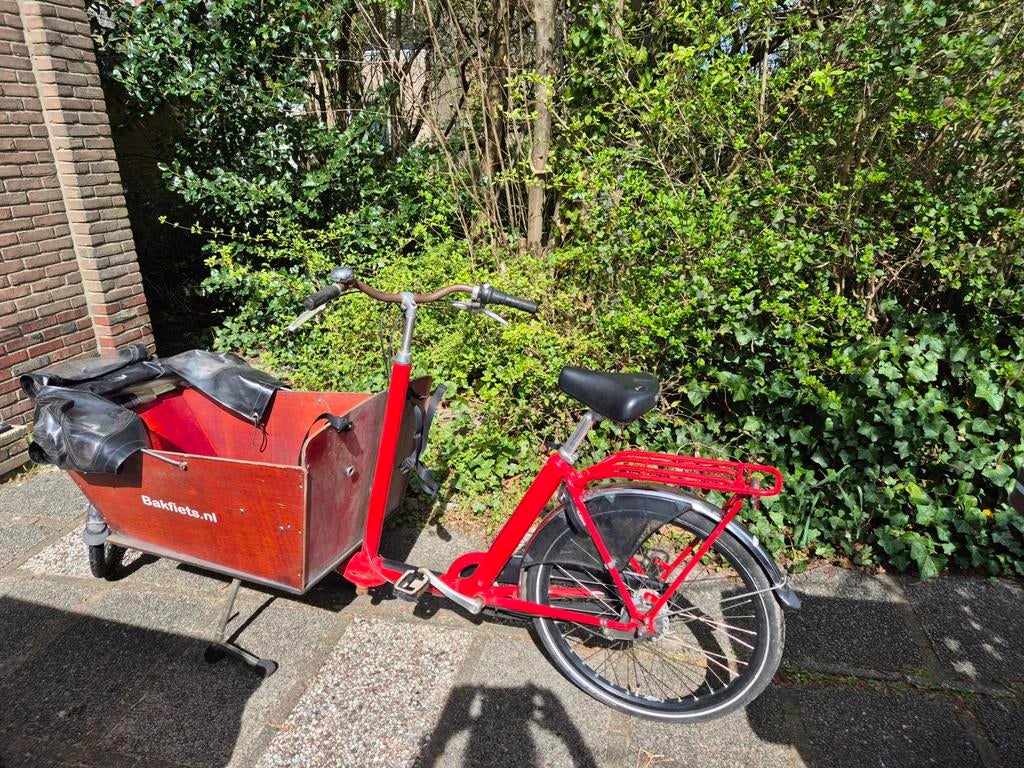 Bakfiets rood, Fietsen en Brommers, Fietsen | Bakfietsen, Ophalen, Gebruikt, 3 kinderen, Huif