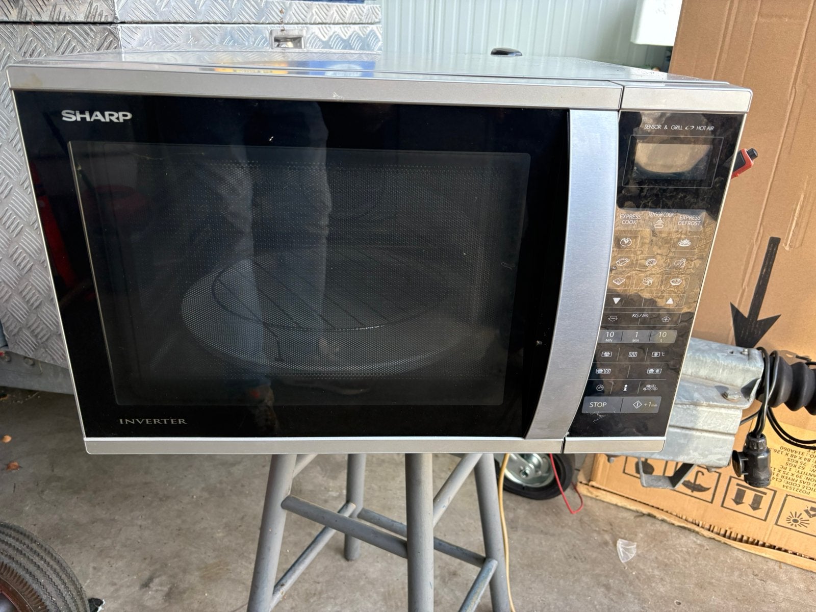 sharp inventer combi magnetron met grill, Ophalen, Zo goed als nieuw, Grill