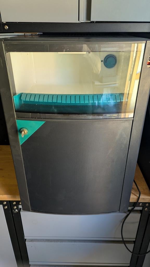 Hotel koelkast minibar Electrolux, Witgoed en Apparatuur, Koelkasten en IJskasten, Minder dan 75 liter, Ophalen, Gebruikt, Zonder vriesvak
