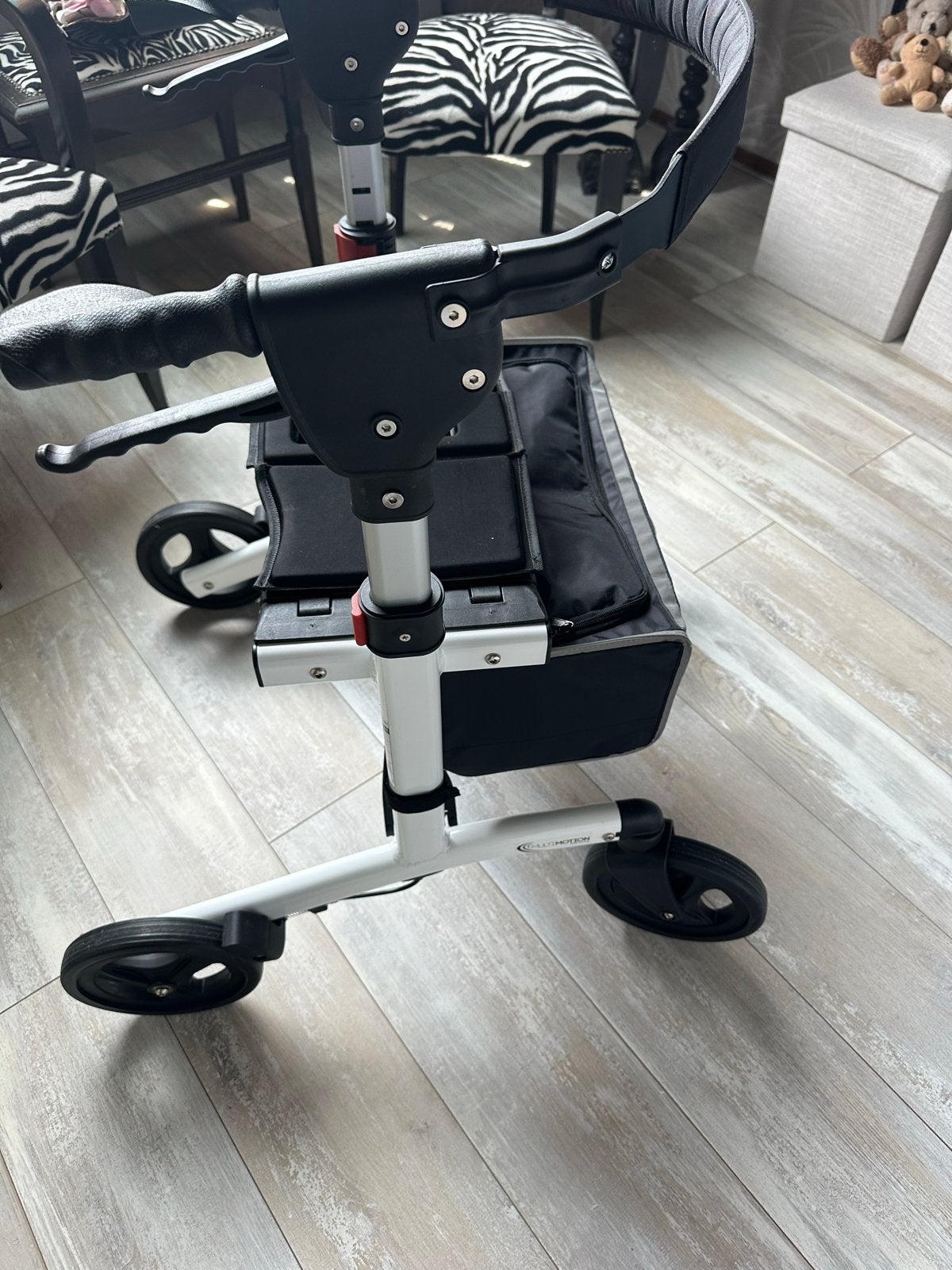 ROLLATOR  NIEUW  inklapbaar / en verstelbaar hoogte, Diversen, Rollators, Ophalen