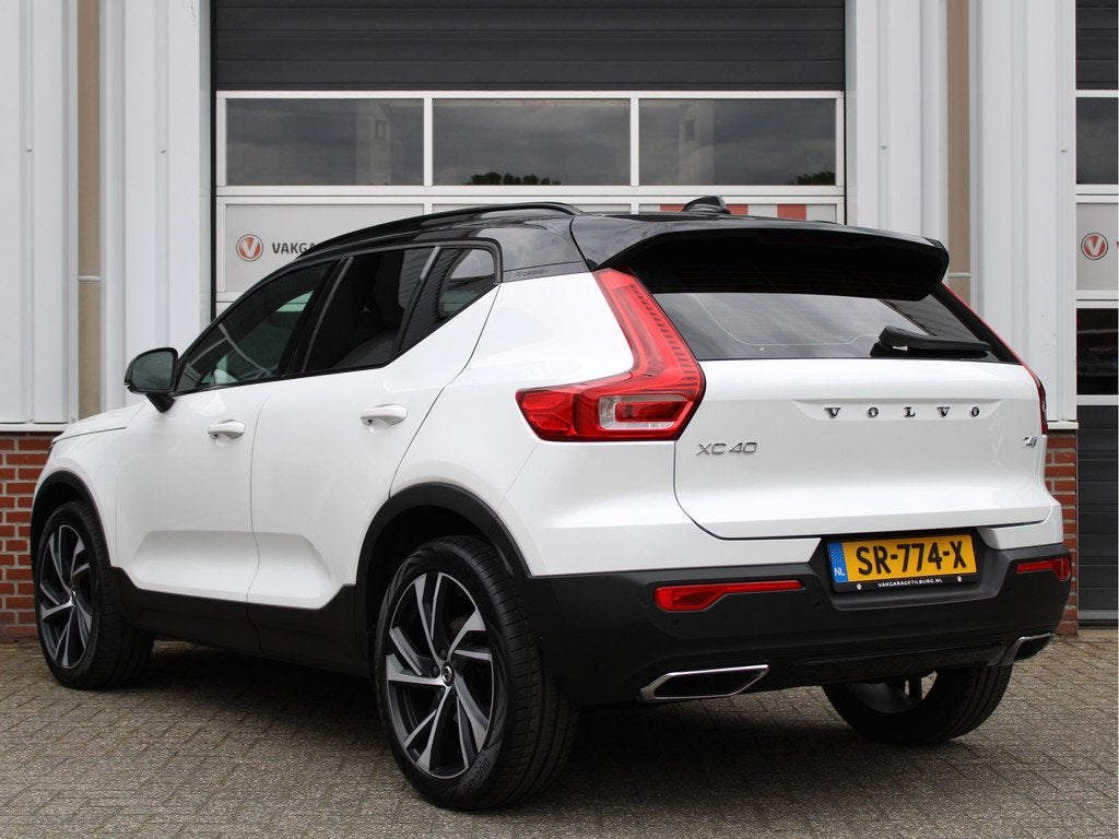 Volvo XC40 2.0 T4 190PK R-Design Automaat /NAVI/Panoramadak/, Auto's, Volvo, 15 km/l, Euro 6, 1969 cc, Wit