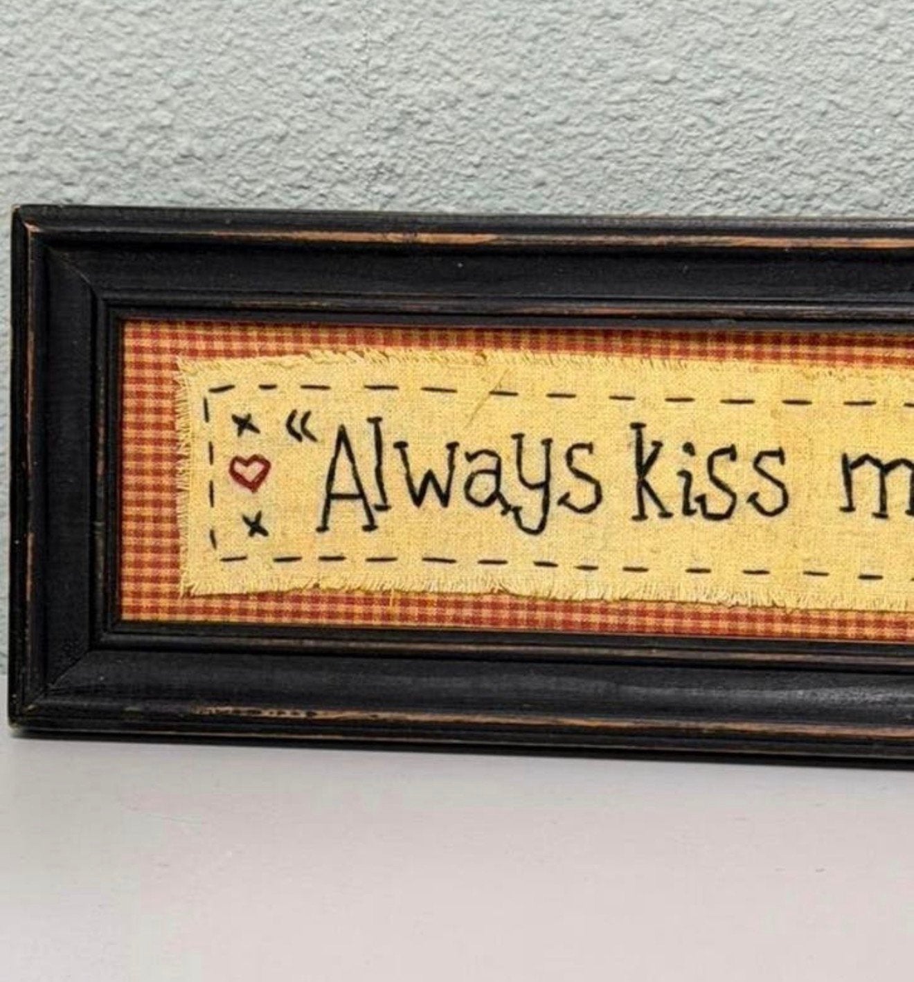 Vintage Houten Bordje – “Always kiss me goodnight!” – 40 cm, Ophalen of Verzenden, Zo goed als nieuw, H, H